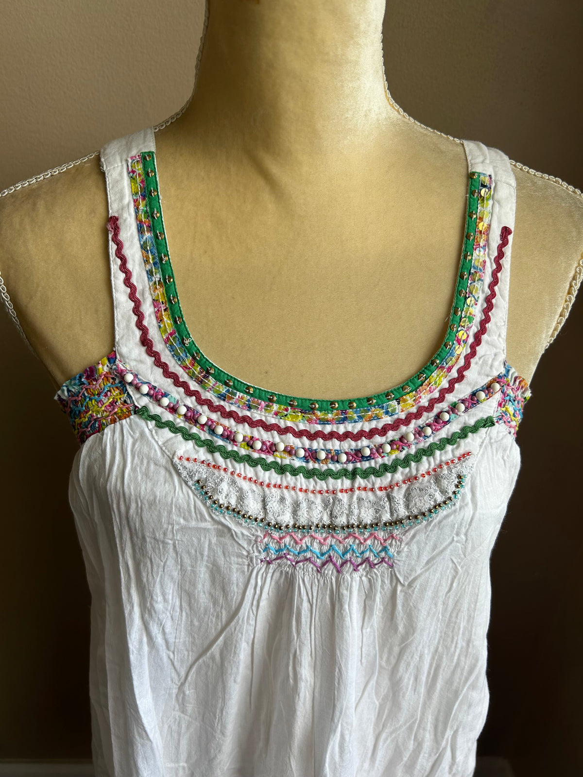 Mystery Women’s Embroidered Smocked Dress Sz S Cotton Lined White 5003