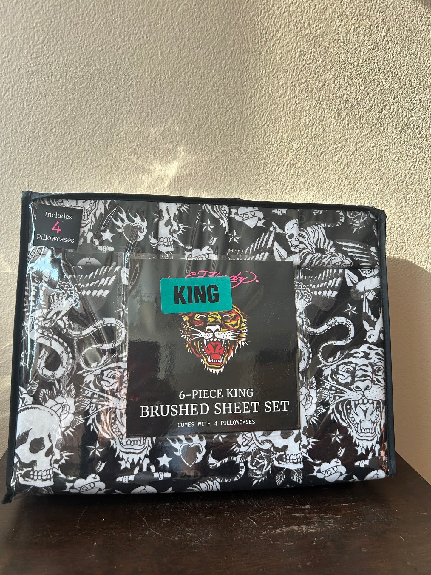 Ed Hardy New King 6 Pc Sheet Set Halloween Skulls Snakes Black White