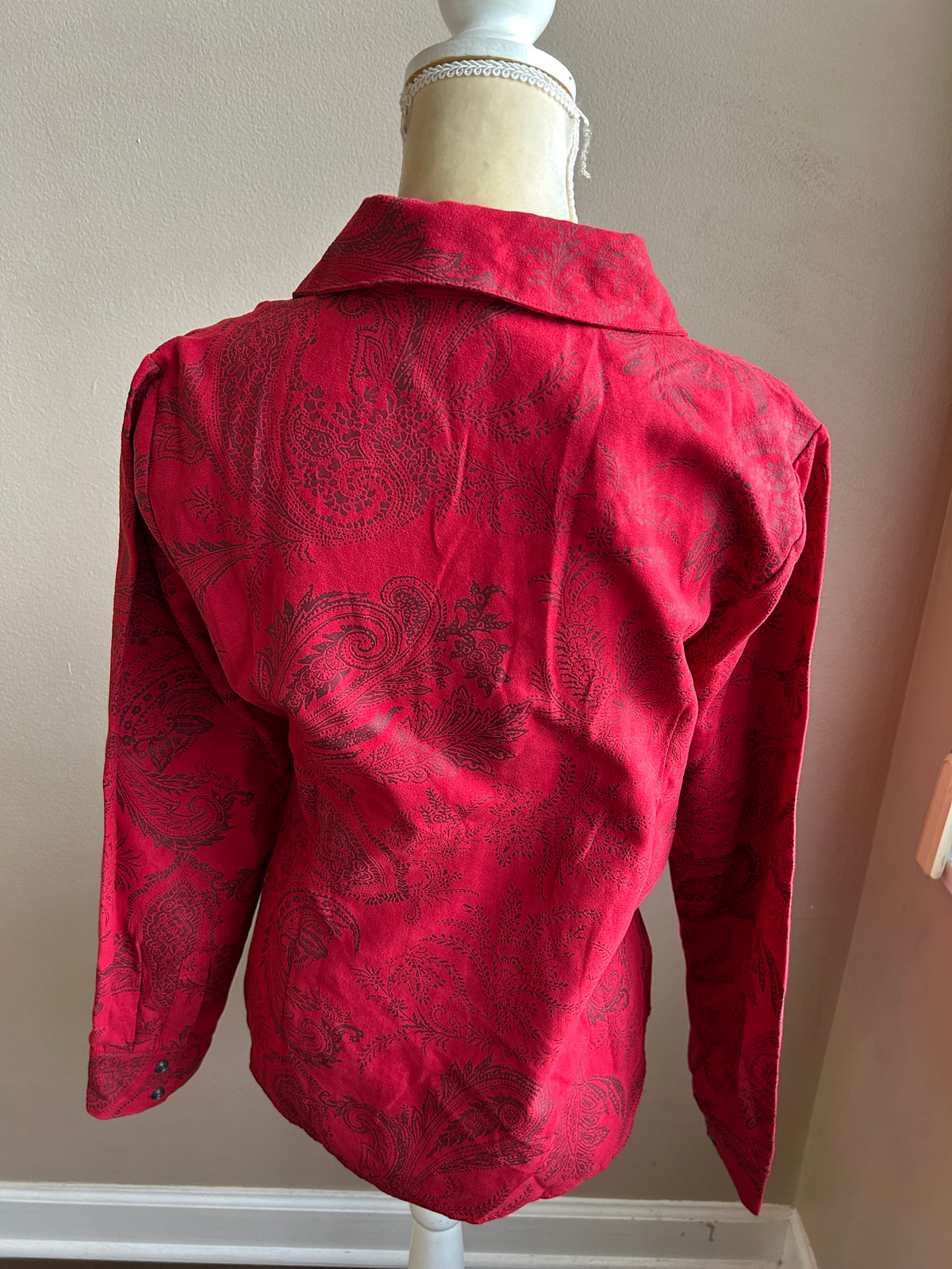 Urban Cotton Company Paisely Long Sleeve Red Shirt Sz M 4122