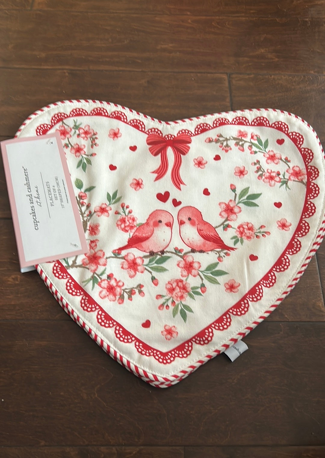 Cupcakes & Cashmere Set Of 4 Heart Shaped Placemats New Lovebirds Floral