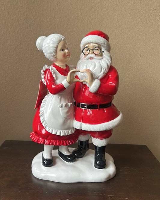 Martha Stewart Mr & Mrs Santa Claus With A Heart Pose Tabletop New Figurine 12”