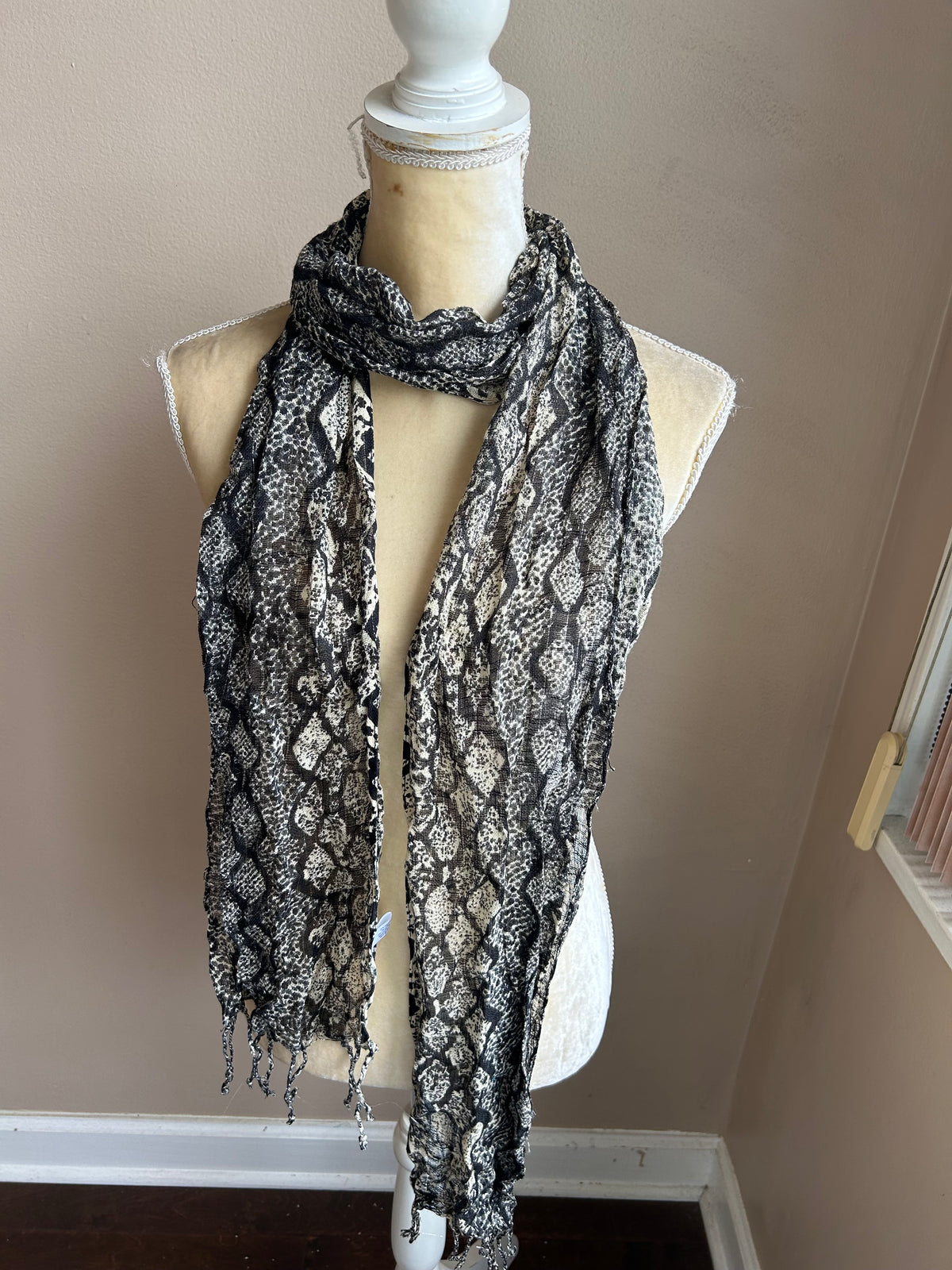 New Womens Printed Scarf  Fringed Multicolor Lurex 5002-3102