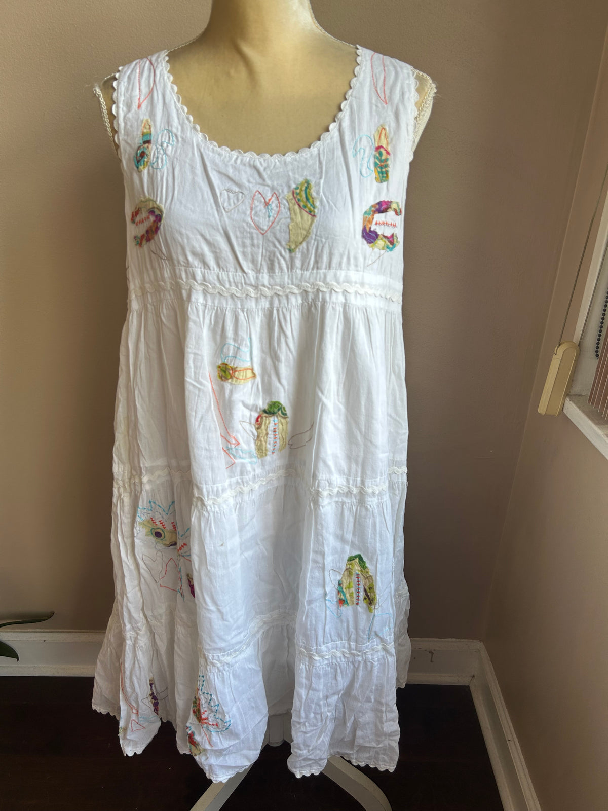 Mystery Women’s White Dress Patch Work Embroidered Sz L Cotton Lined 5003