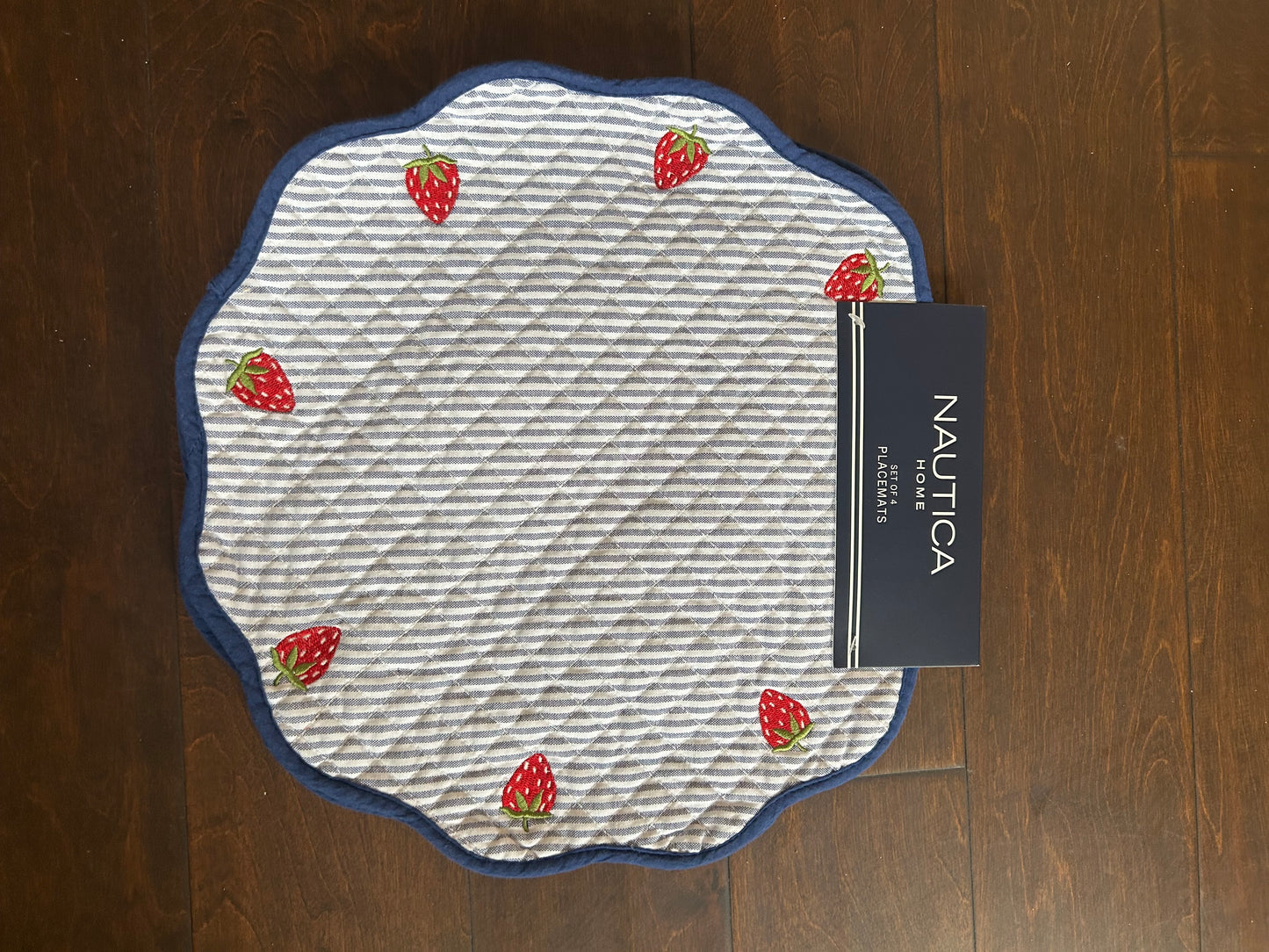 Nautica Set Of 4 Placemats New Americana Strawberry Quilted Scalloped