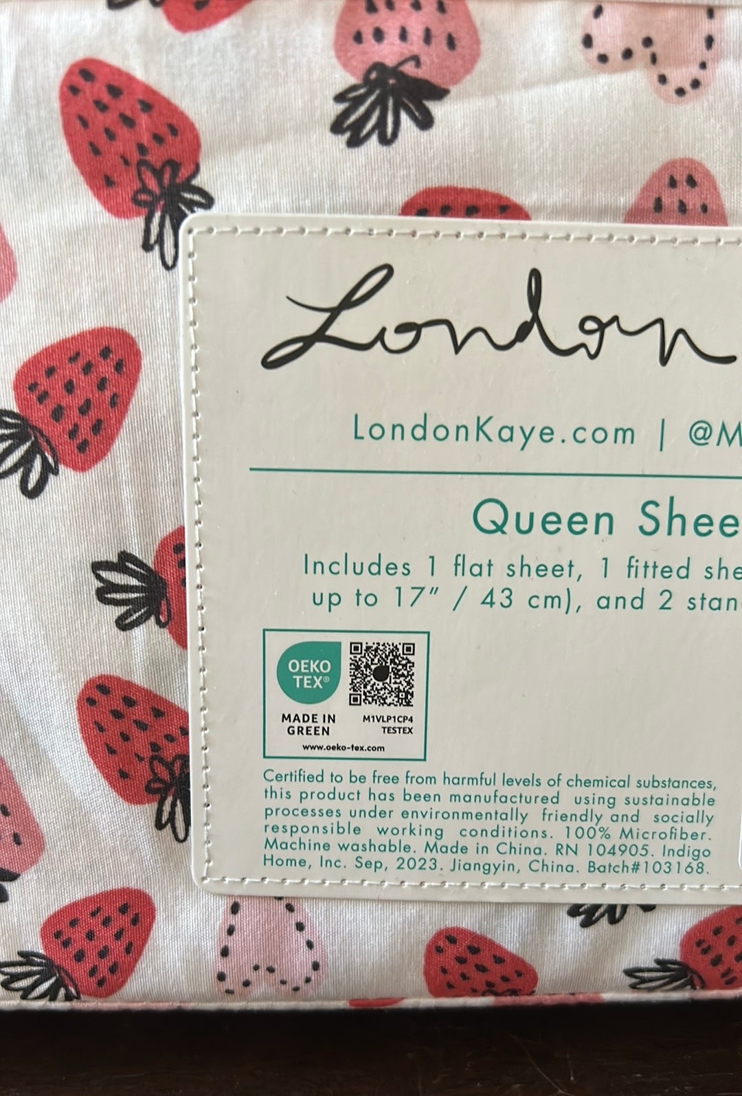 London Kaye sheet Set Strawberry Print Queen Size Pink Red Microfiber New