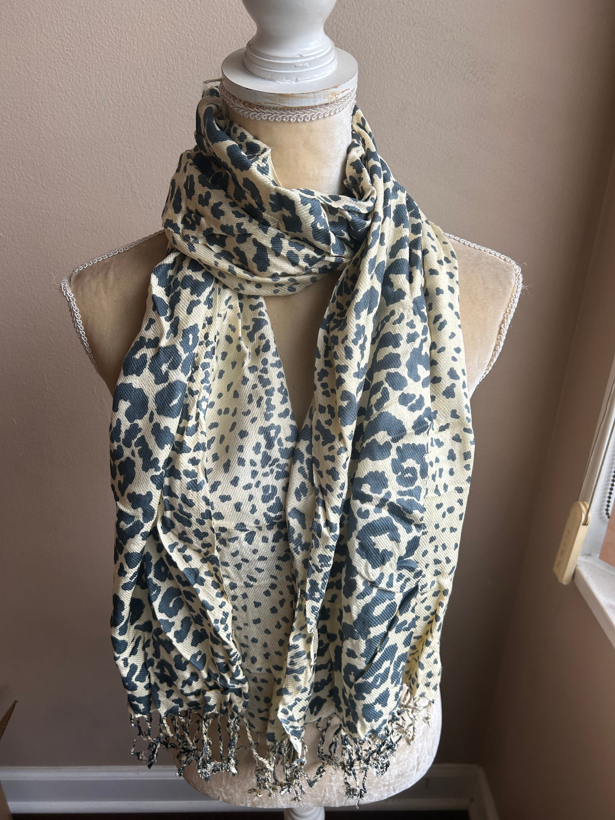 New Womens Animal Print Scarf Shawl Fringed 5002-3102