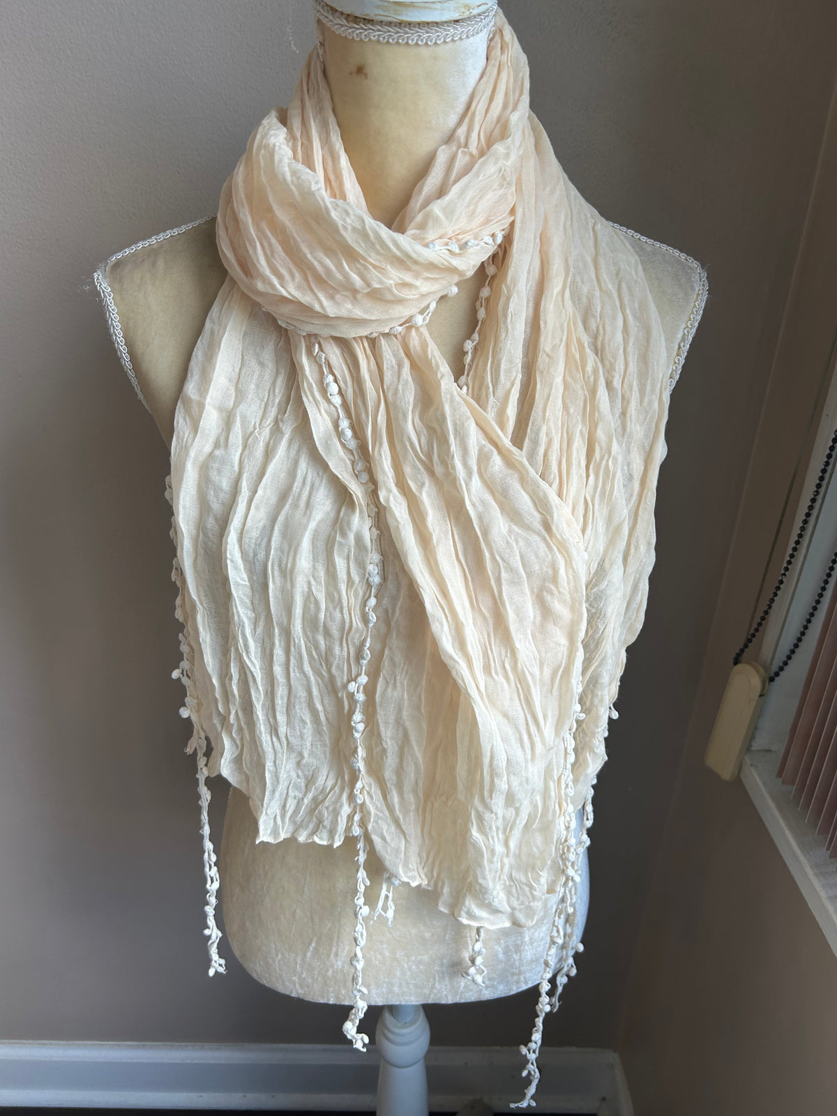 New Womens Ivory Cream Scarf With Lace Trims New 5001-3102