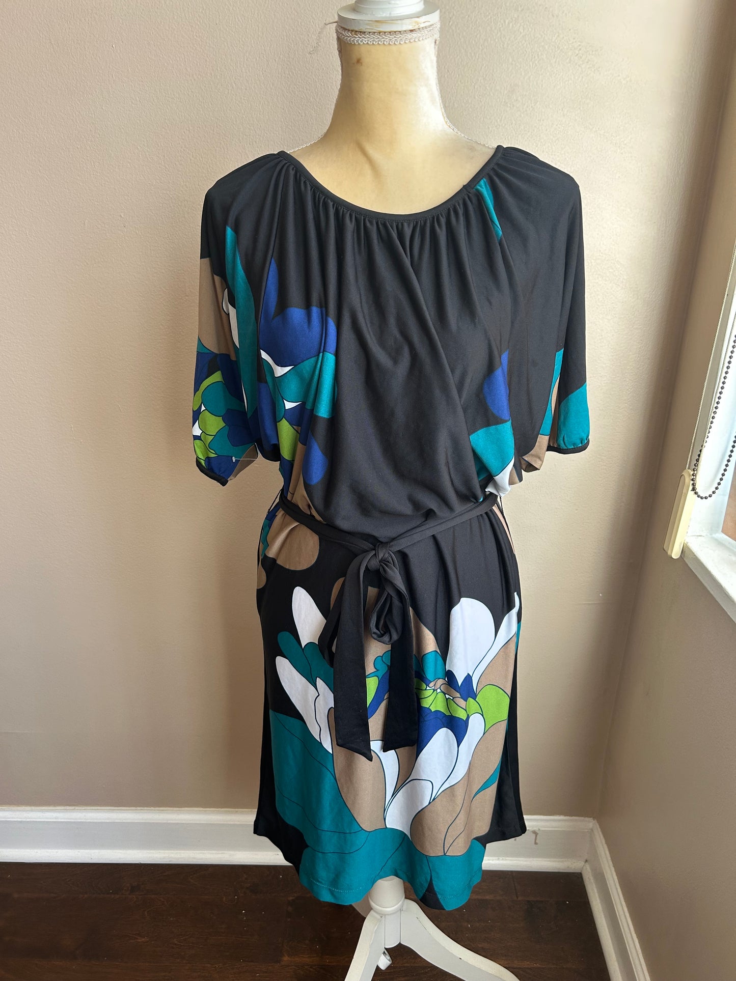 New Womens Dress Sz M Floral Print With Belt  4124
