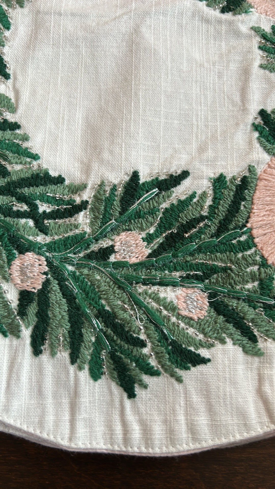 Lillian August Set Of 4 Placemats New Christmas Embroidered Wreath