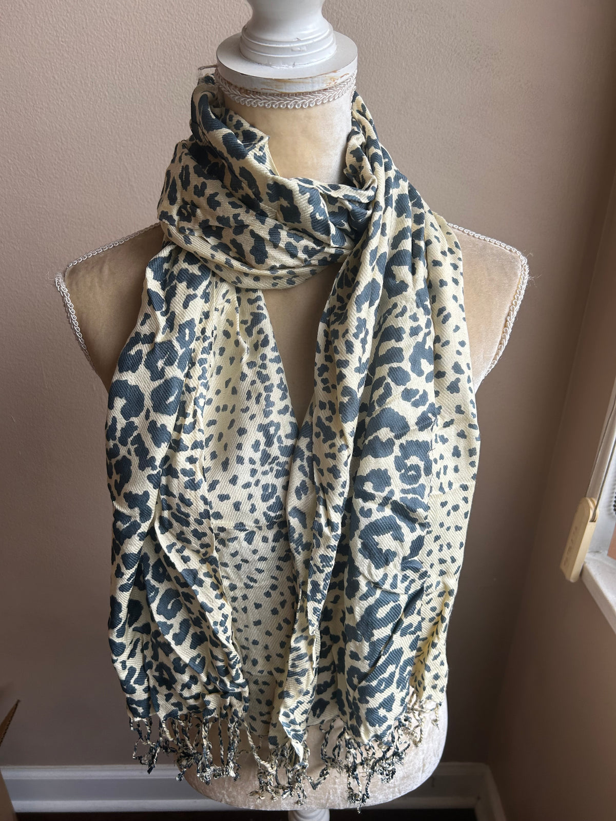 New Womens Animal Print Scarf Shawl Fringed 5002-3102