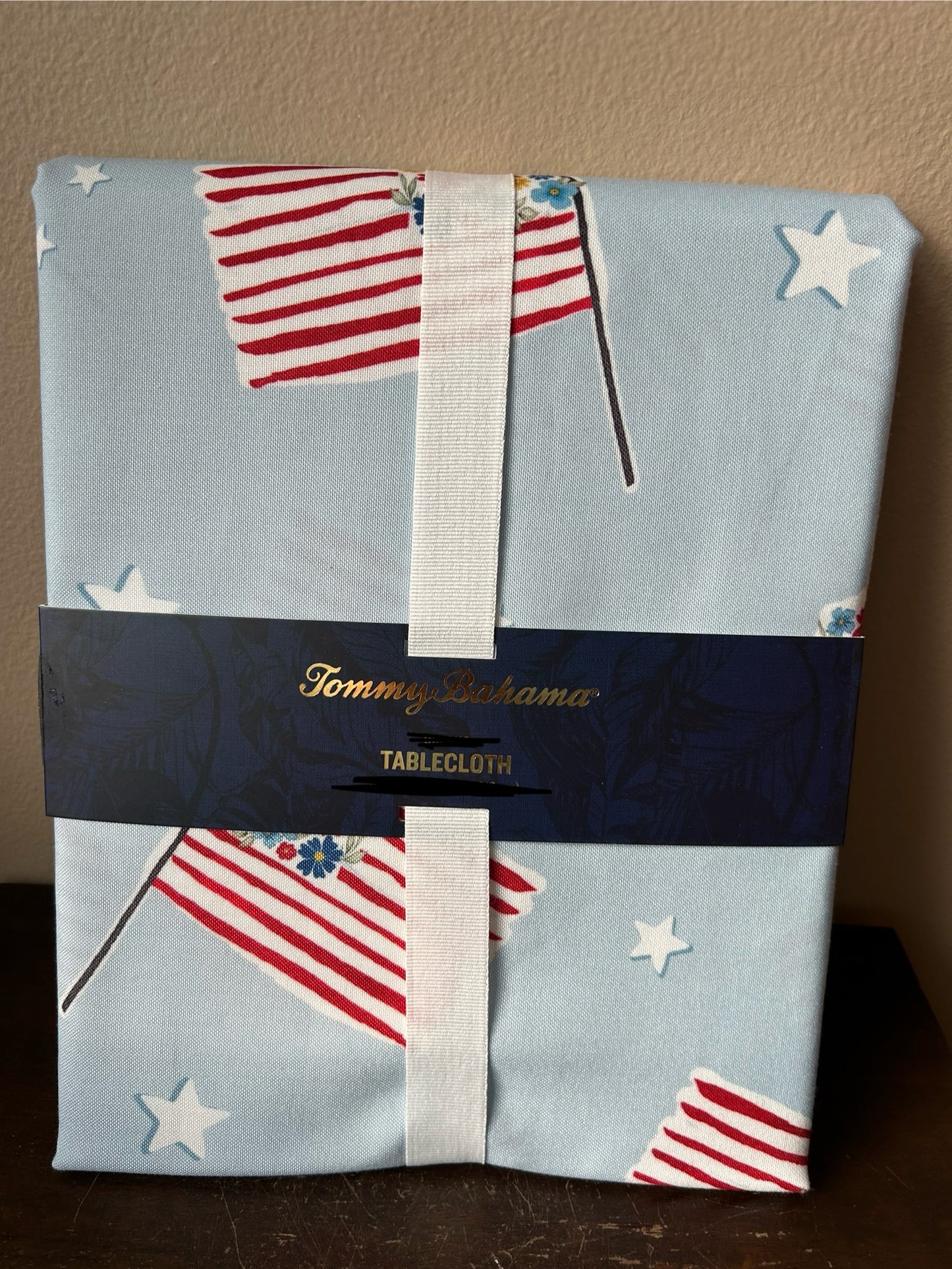 New Tommy Bahama Americana Tablecloth Flag Red White Blue Oblong 60”x84”