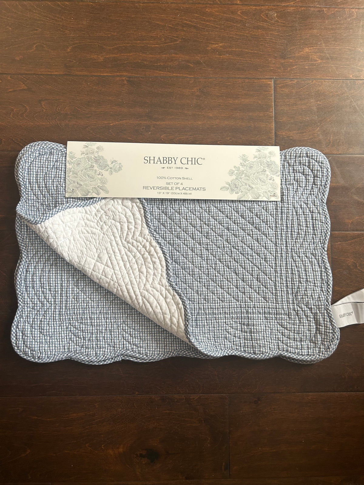 Shabby Chic 4 Scalloped Edged  Quilted Placemats New Reversible Blue White Place