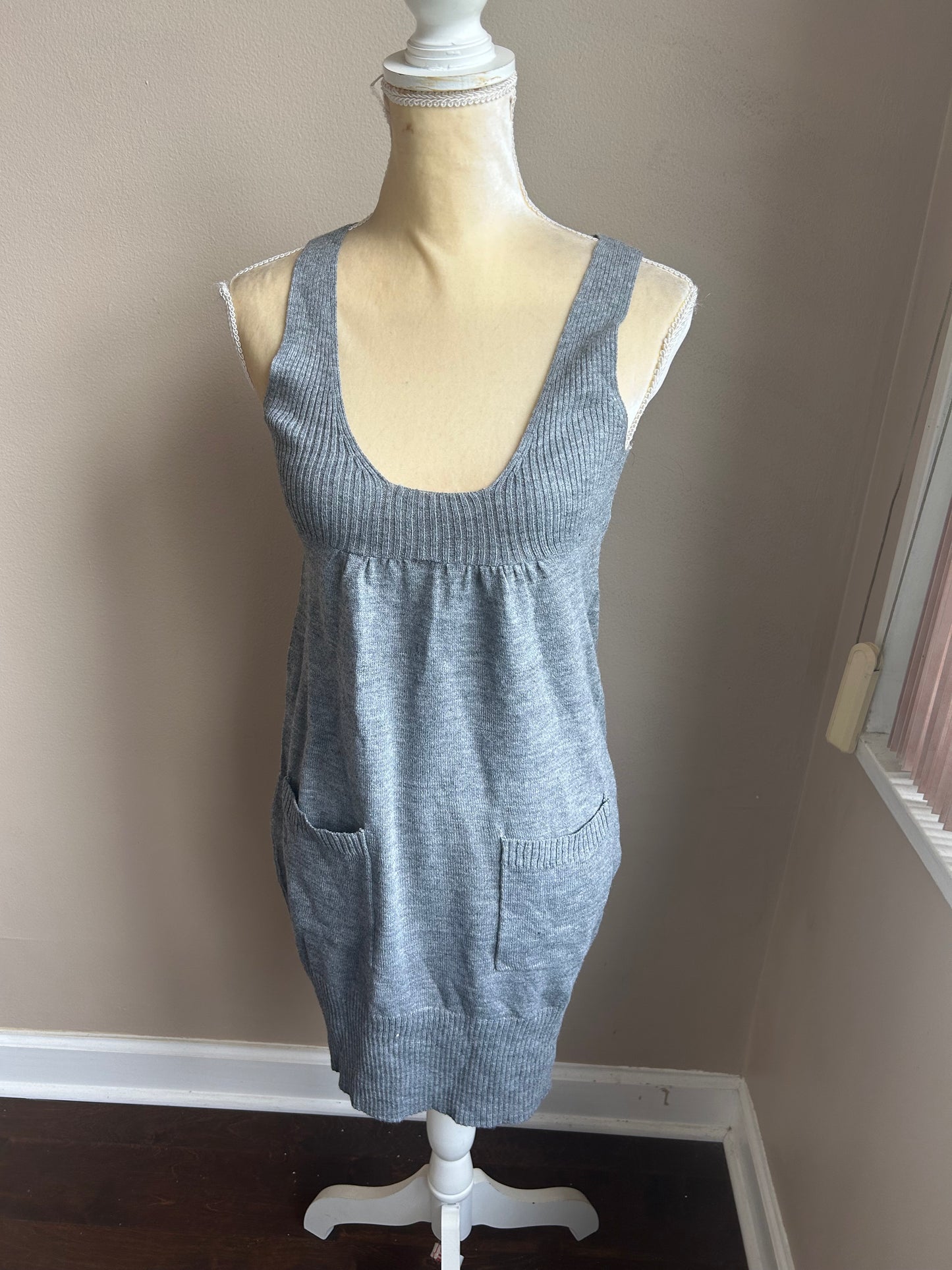 At Last Womens New Sweater Gray Dress Sz M Sleeveless 4125