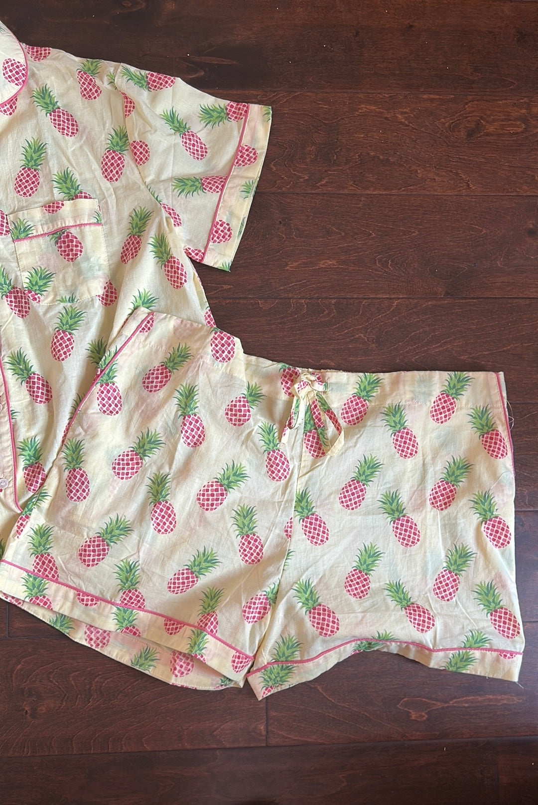 Crafted By Mahogany Women’s 2 Pc Pajama Set New Pineapple Print Cotton