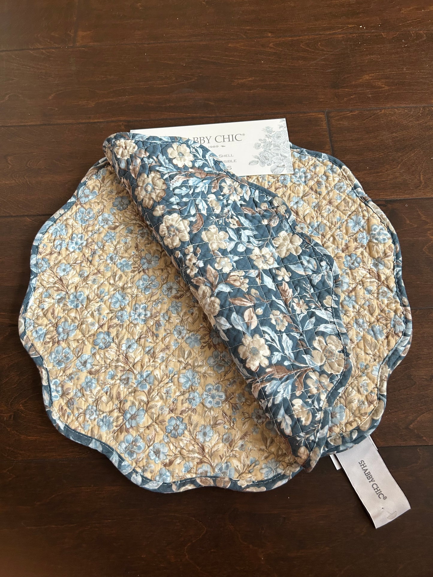 Shabby Chic Set Of 4 Quilted Placemats New Scalloped Floral Blue