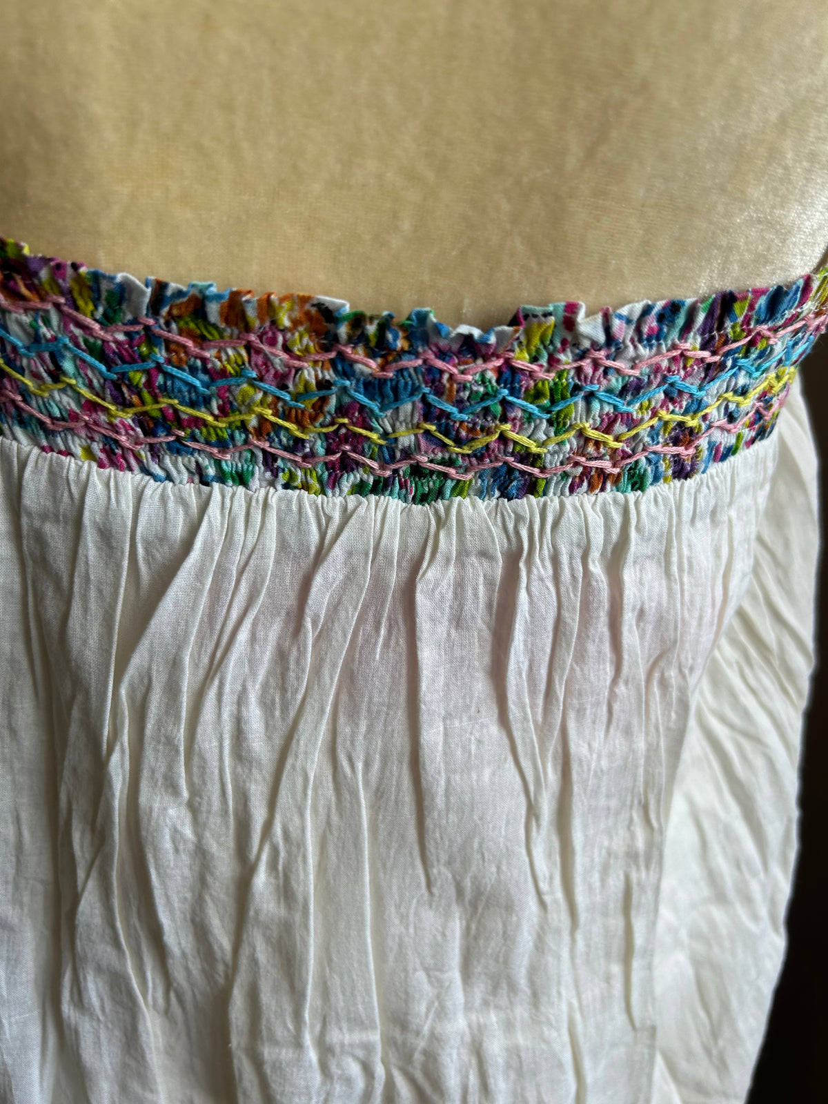 Mystery Women’s Embroidered Smocked Dress Sz S Cotton Lined White 5003