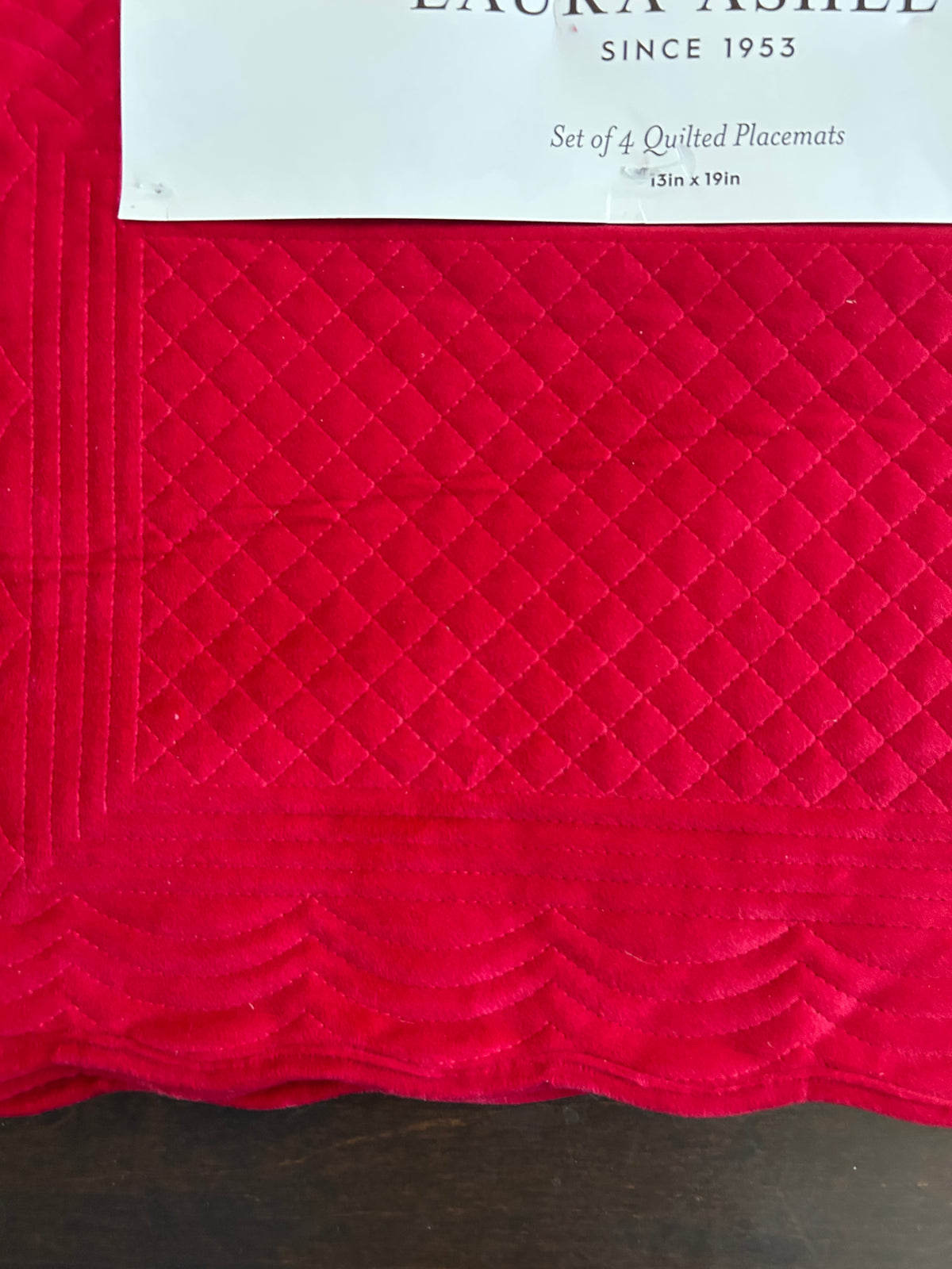 Laura Ashley Set Of 4 Quilted Velvet Placemats New Scalloped Red Christmas