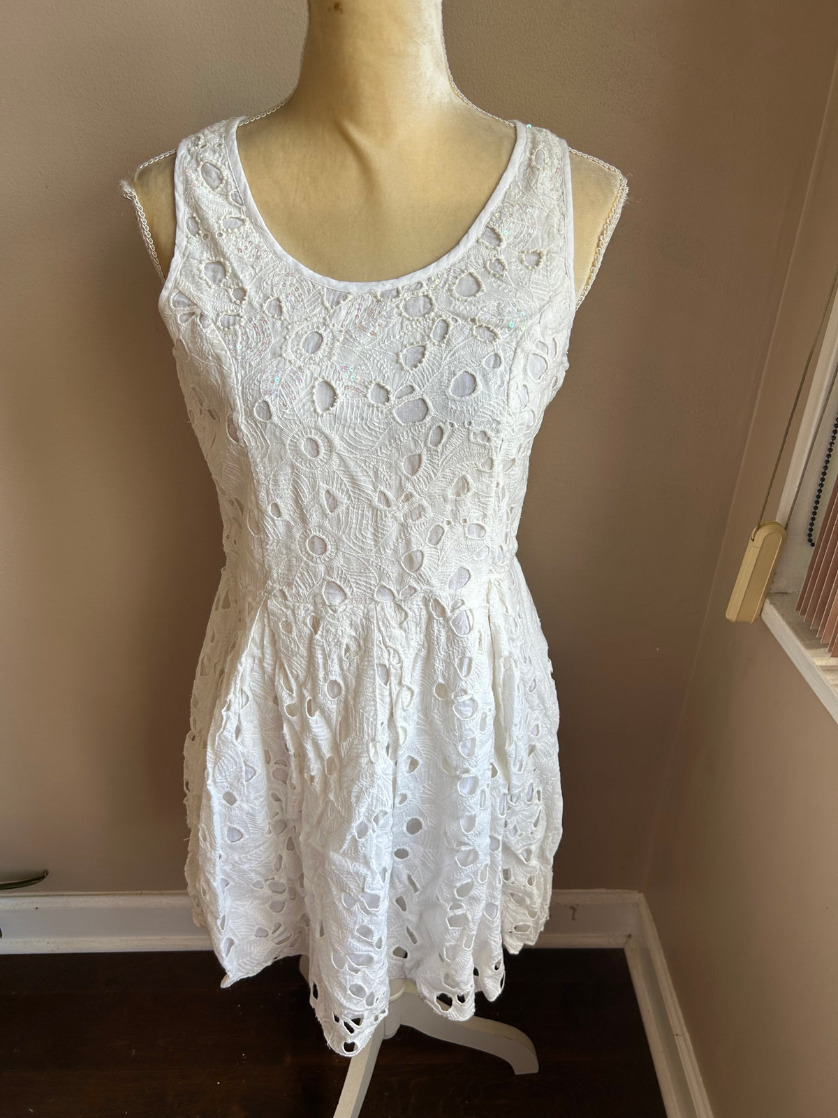 Mystery Women’s Eyelet Beaded Dress Sz M Cotton Lined Off White 5003