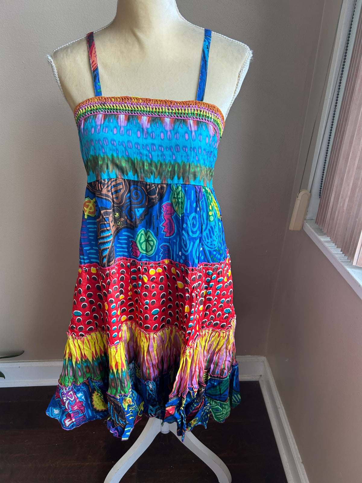 Mystery Women’s Crochet Embroidered Smocked Sz M Cotton Lined 5003