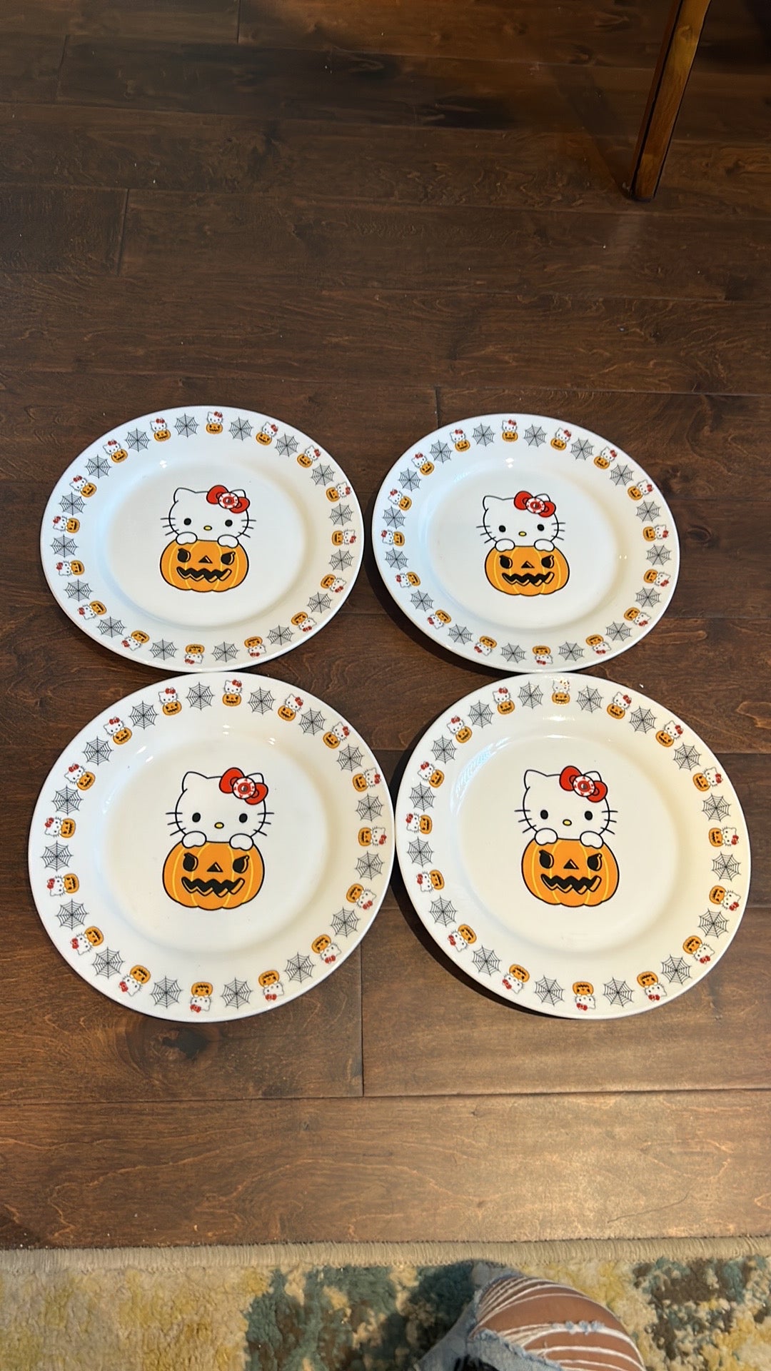 SANRIO X Pumpkin Hello Kitty Halloween Plate 🎃Set Of 4 Pumpkins New