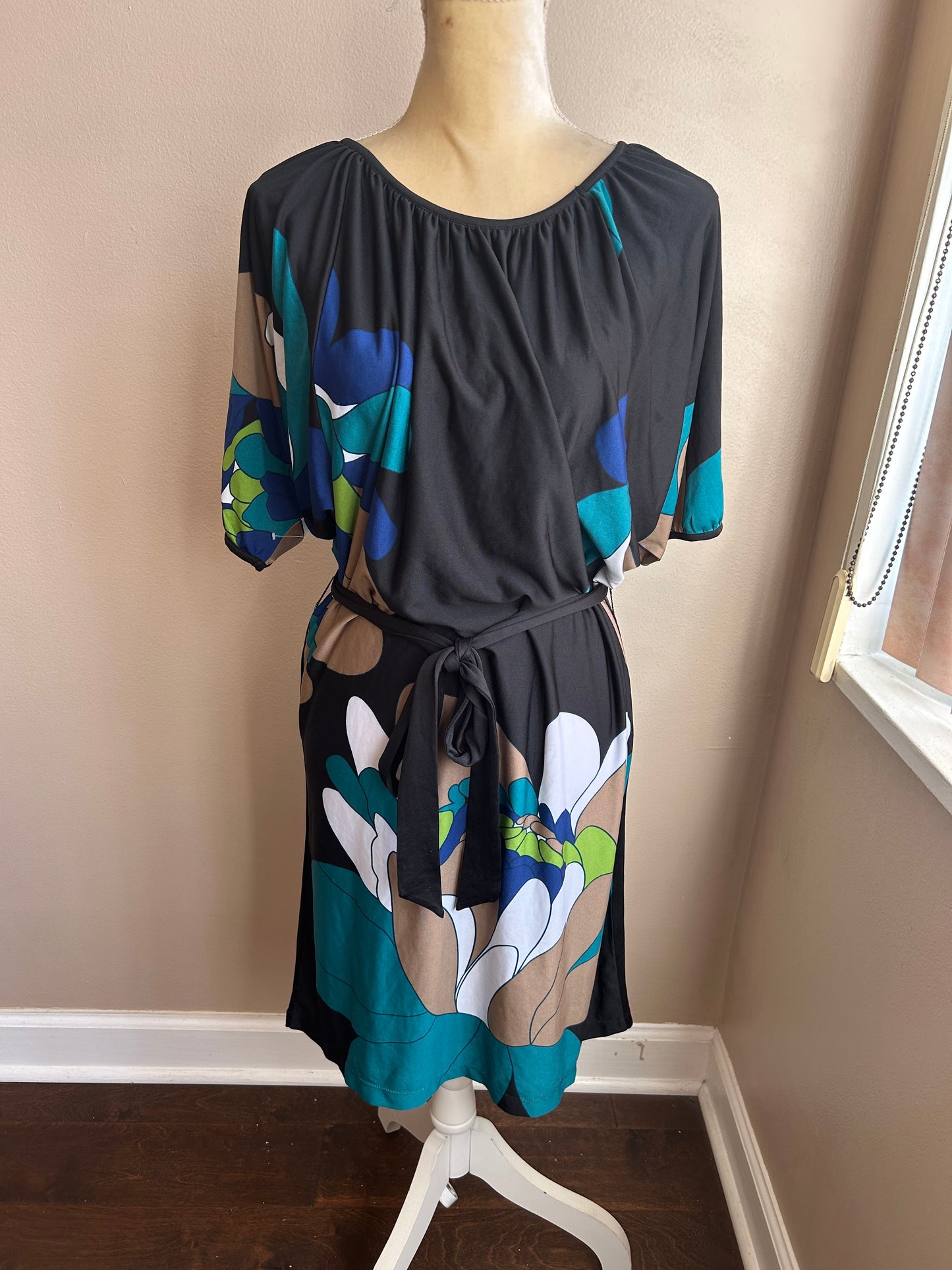 New Womens Dress Sz M Floral Print With Belt  4124