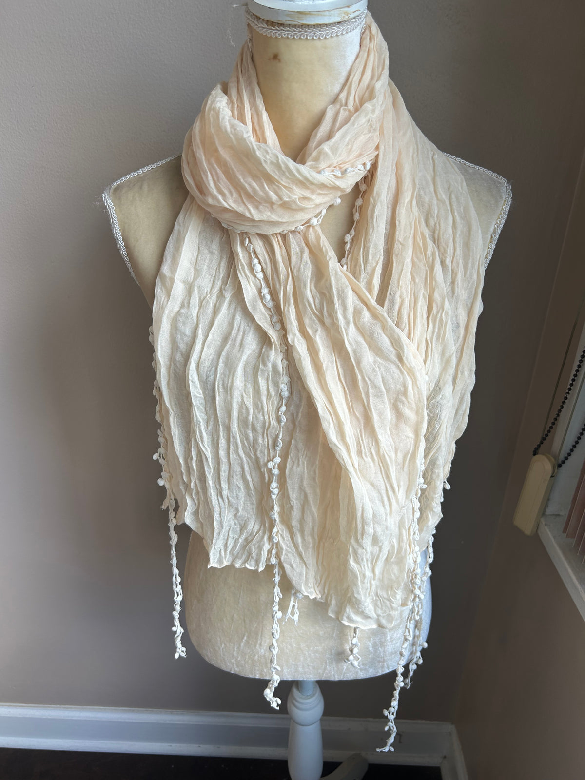 New Womens Ivory Cream Scarf With Lace Trims New 5001-3102