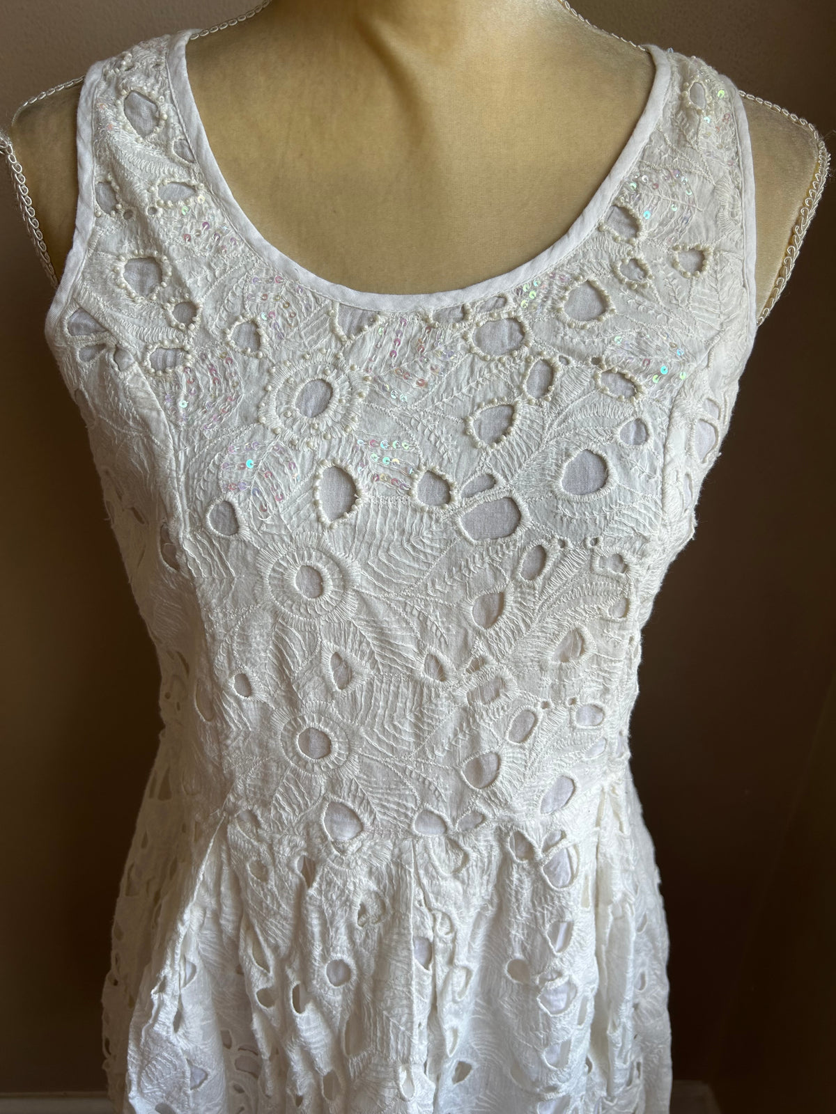 Mystery Women’s Eyelet Beaded Dress Sz M Cotton Lined Off White 5003