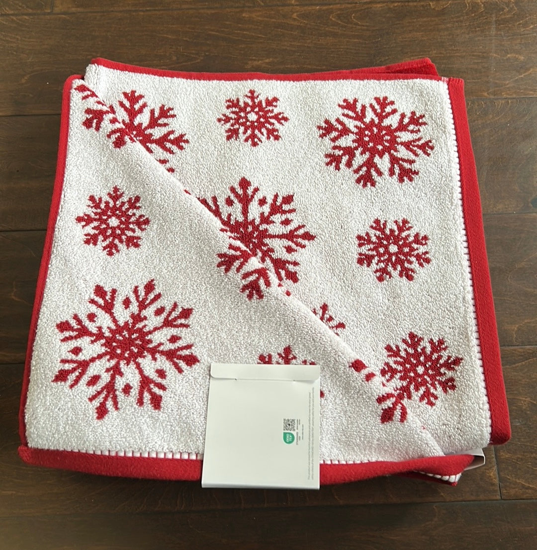 CARO Home Christmas Red & White SNOWFLAKE Bathroom Bath Towel Set of 2 NEW