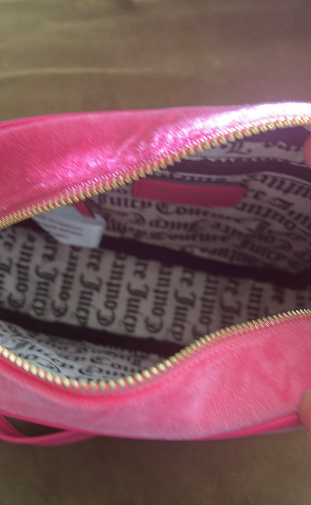 Juicy Couture Pink Flash Heritage Crossbody Bag Pink Velour NWT Crown Heart
