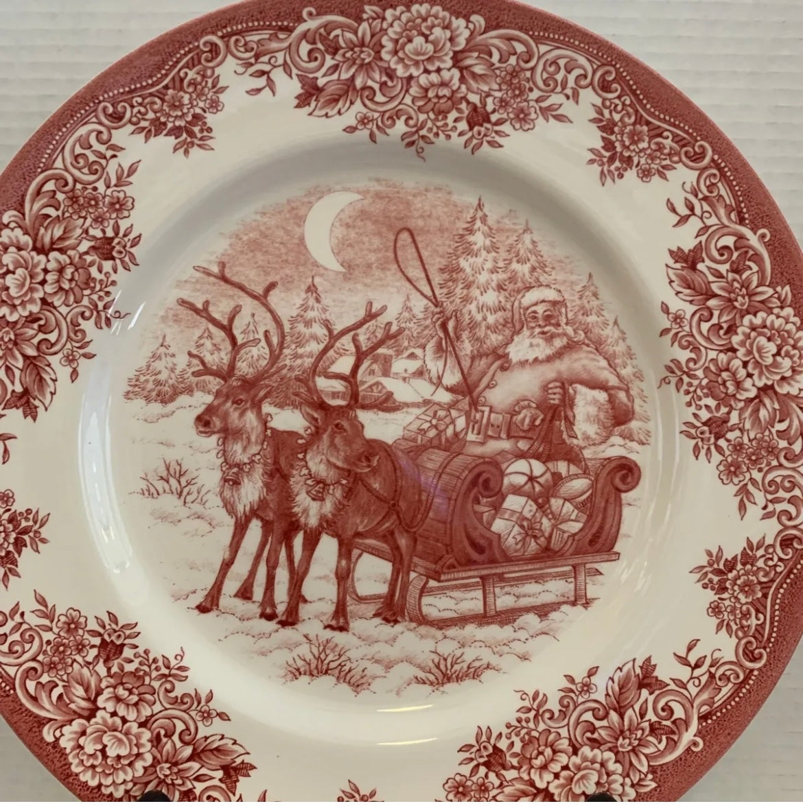 Royal Stafford Red Santa Sleigh Reindeer Christmas Set Of 4 Dinner Plates NEW