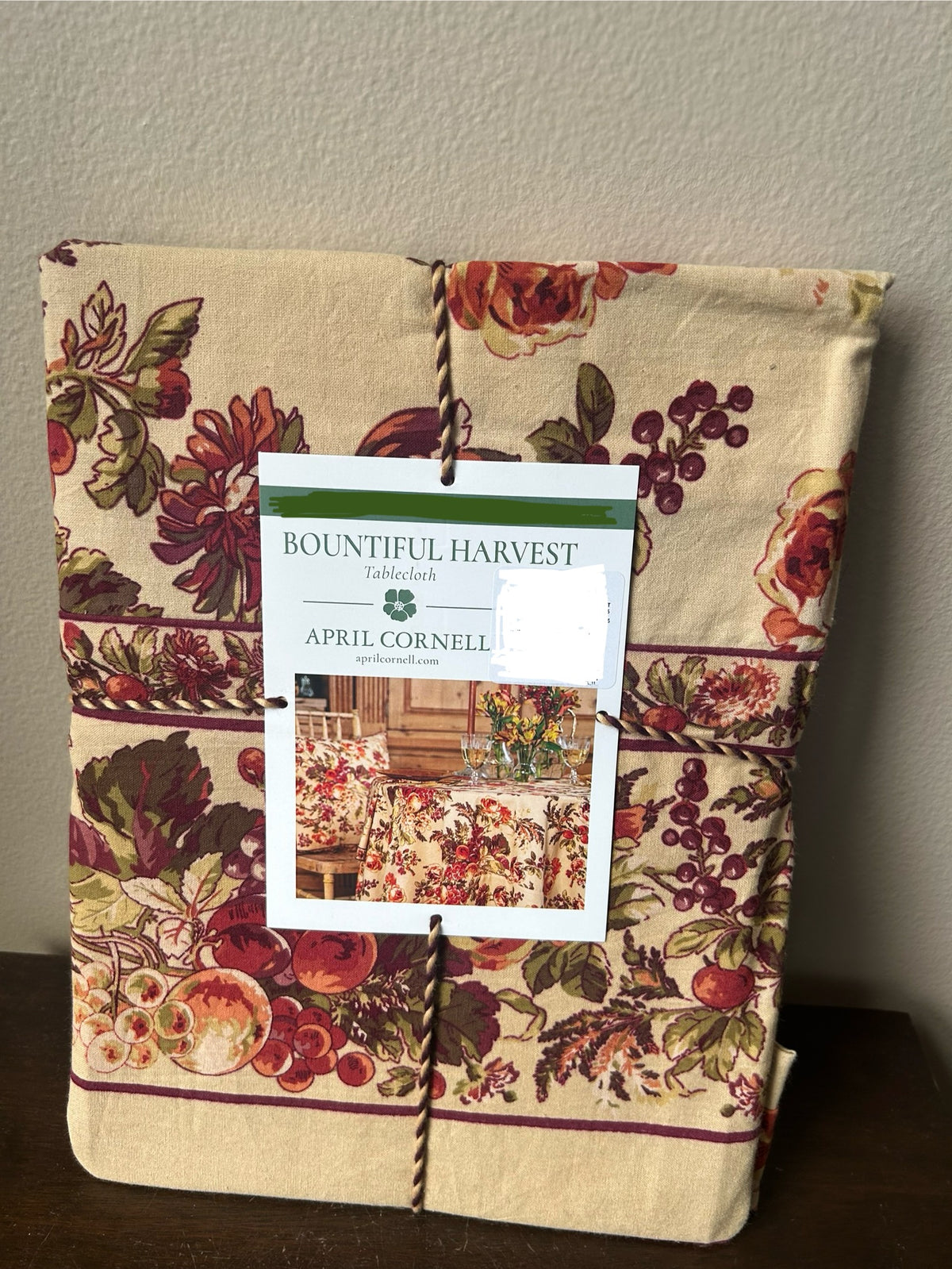 April Cornell Cotton Tablecloth Bountiful  Harvest  70” Round  Floral New