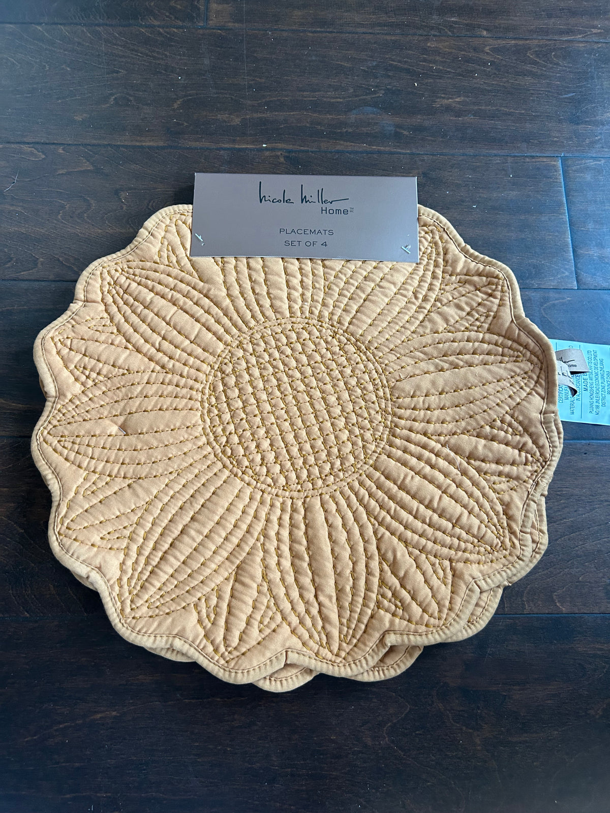 Nicole Miller Set Of 4 Scalloped Edged Sunflower Mustard Quilted Placemats New