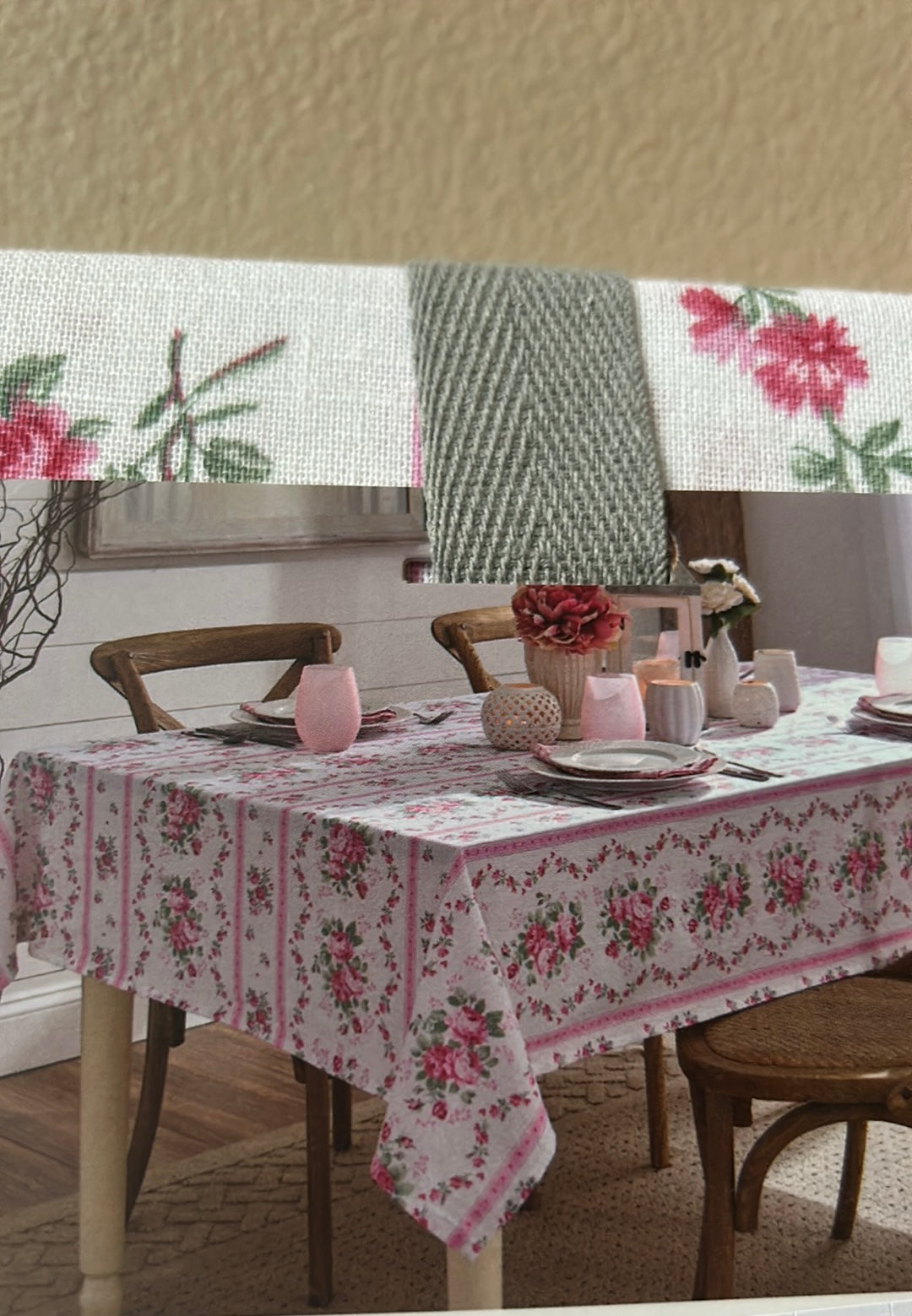 Shabby Chic Valentines Tablecloth 60”x84” New Roses Hearts Love Cotton