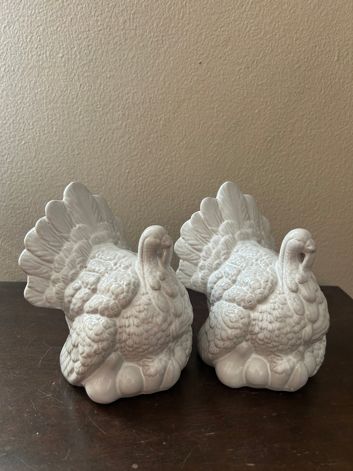 Set Of 2 Ceramic Turkeys White New Thanksgiving Decor 5 1/4”
