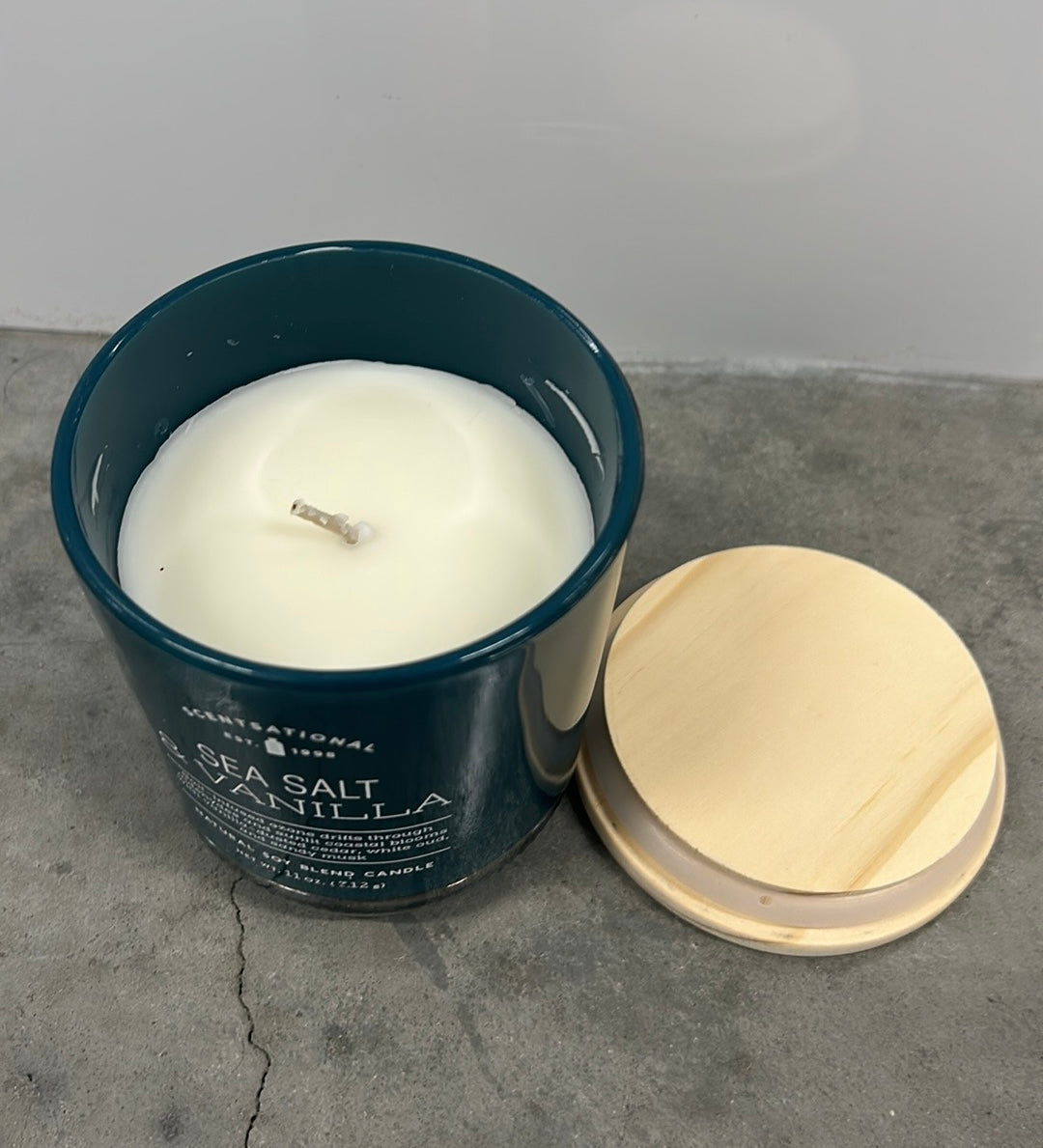 Scentsational Sea Salt Vanilla Candle Glass Jar 11 Oz Soy Wax Blend