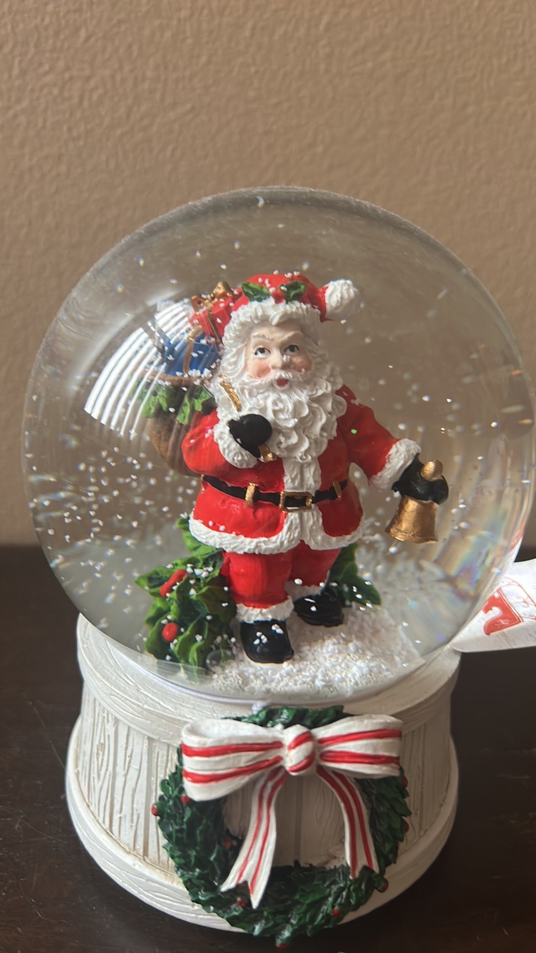 Sleigh Hill Trading Co Santa Claus  With Gifts Snowglobe Musical Christmas