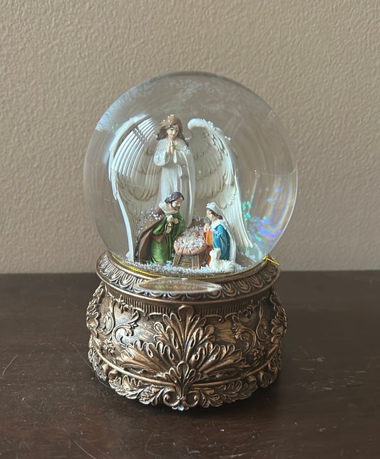 New Christmas Nativity Scene Snowglobe Baby Jesus Musical