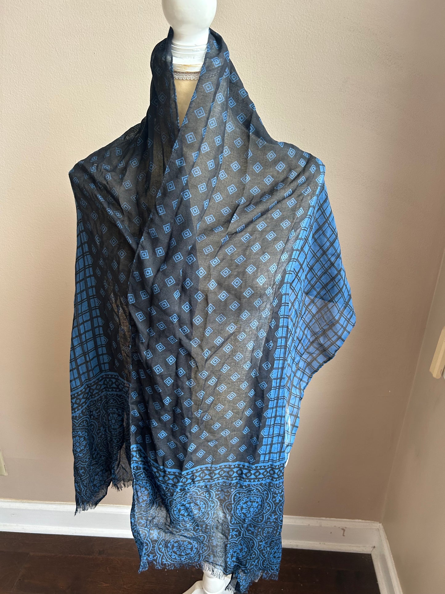 Rue 21 Womens Scarf Blue Floral Plaid  Print New 5000-3102