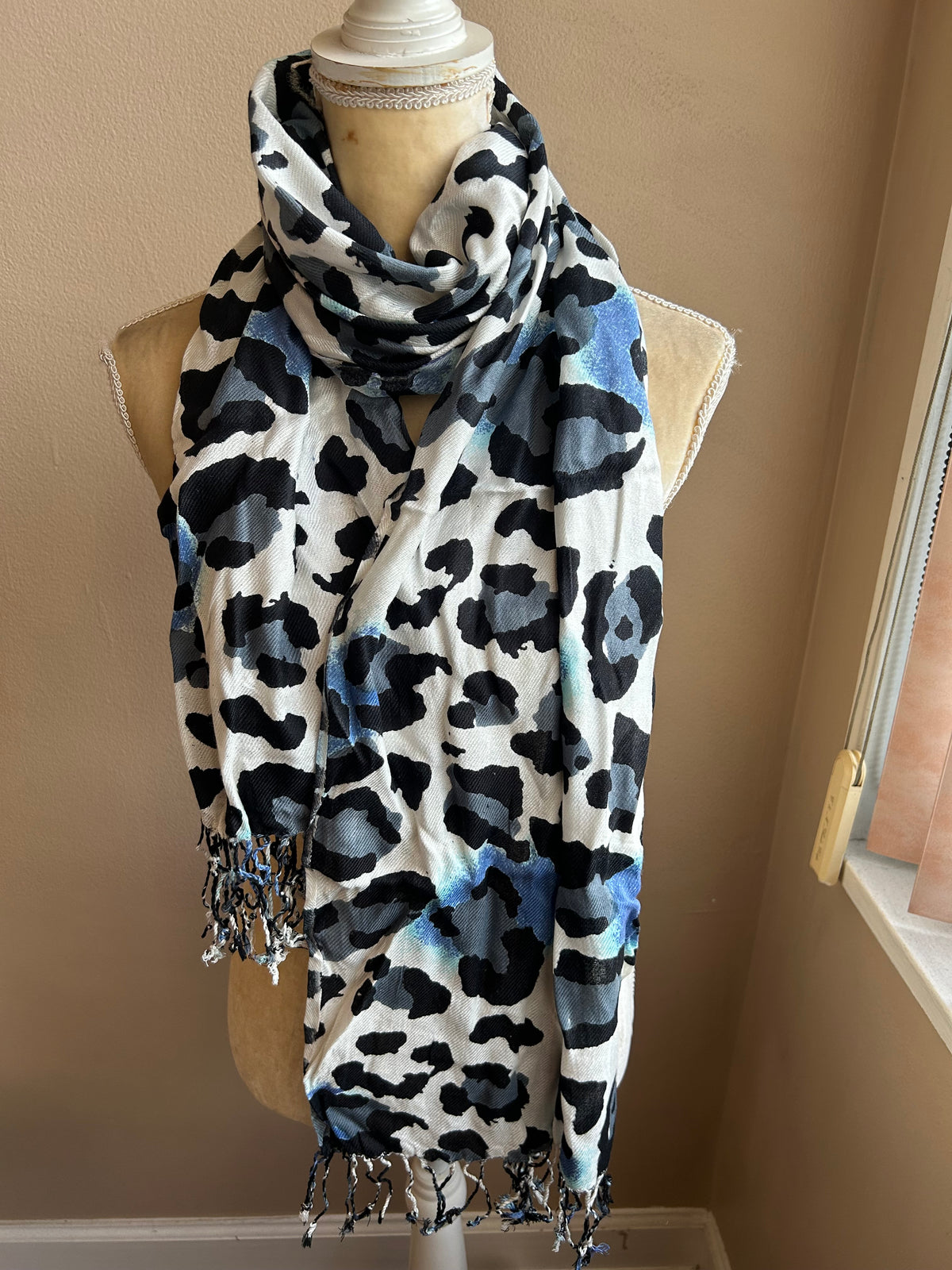New Womens Animal Print Scarf Shawl Fringed 5002-3102