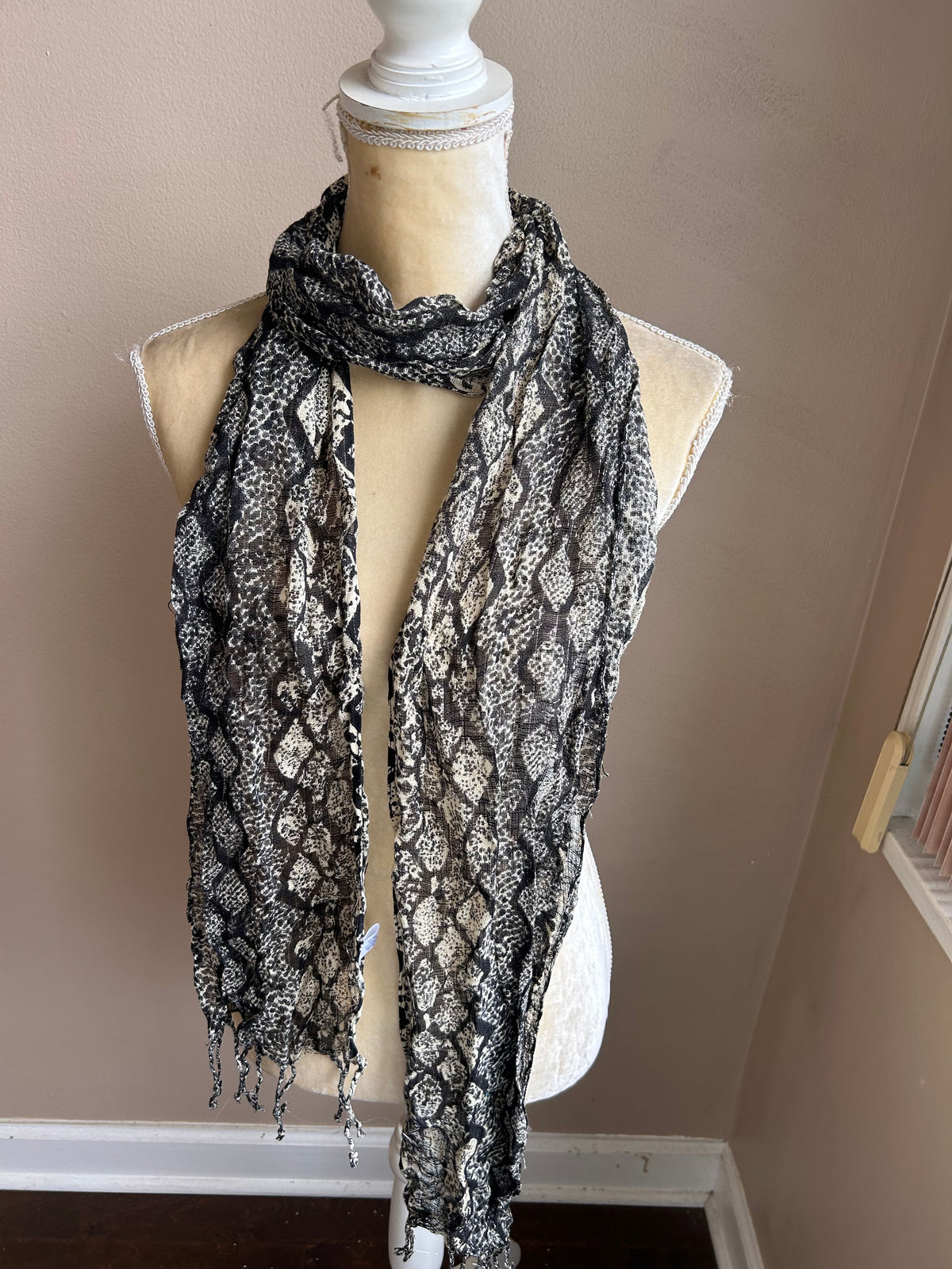 New Womens Printed Scarf  Fringed Multicolor Lurex 5002-3102