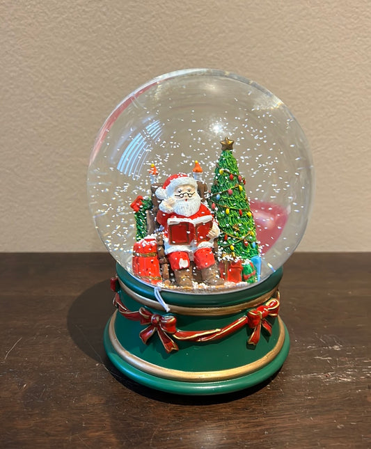 Sleigh Hill Trading Co Red Cardinal Snowglobe Musical Christmas