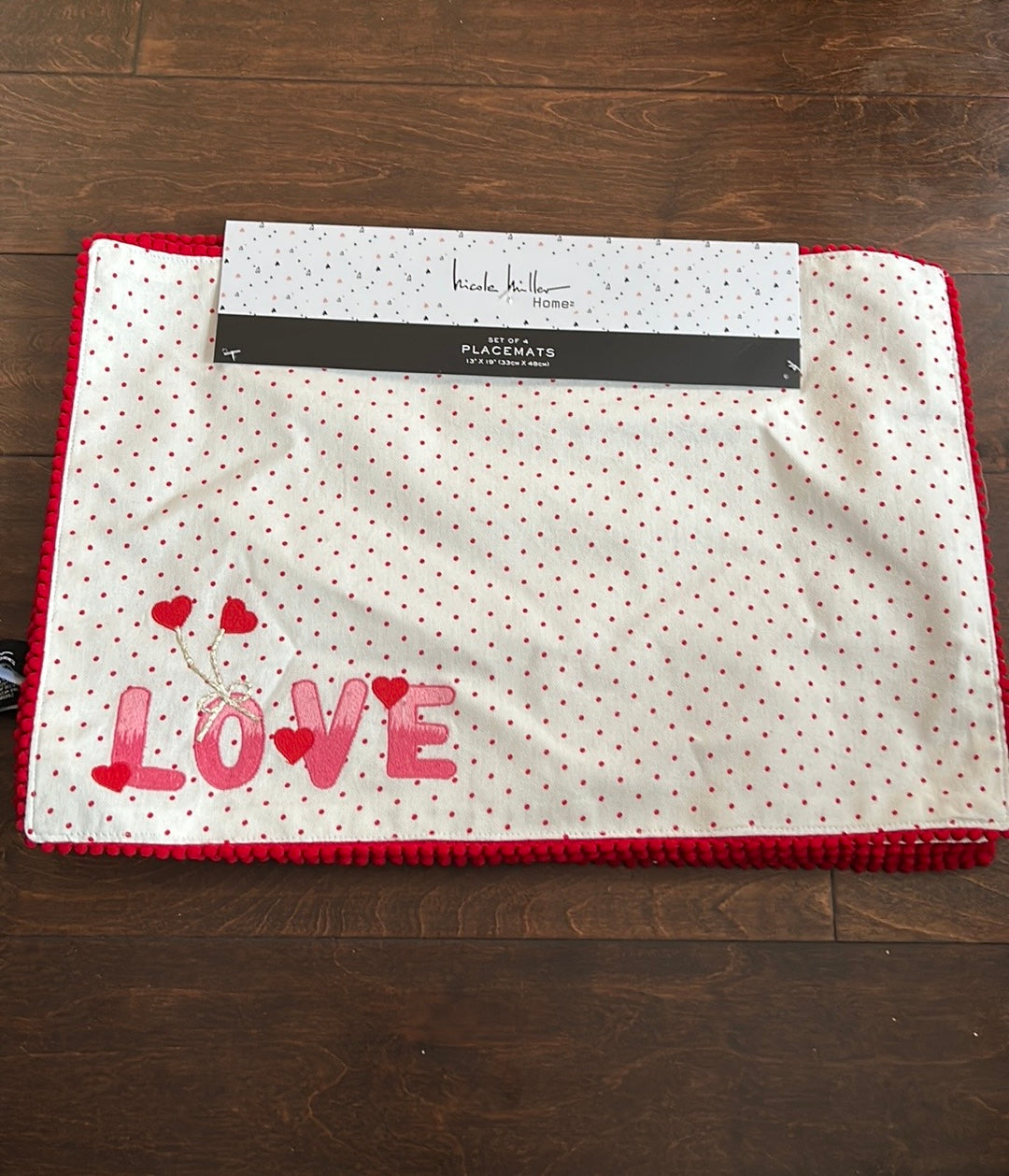 Nicole Miller 4 Valentines Day Polka Dot heart placemats Embroidered Love