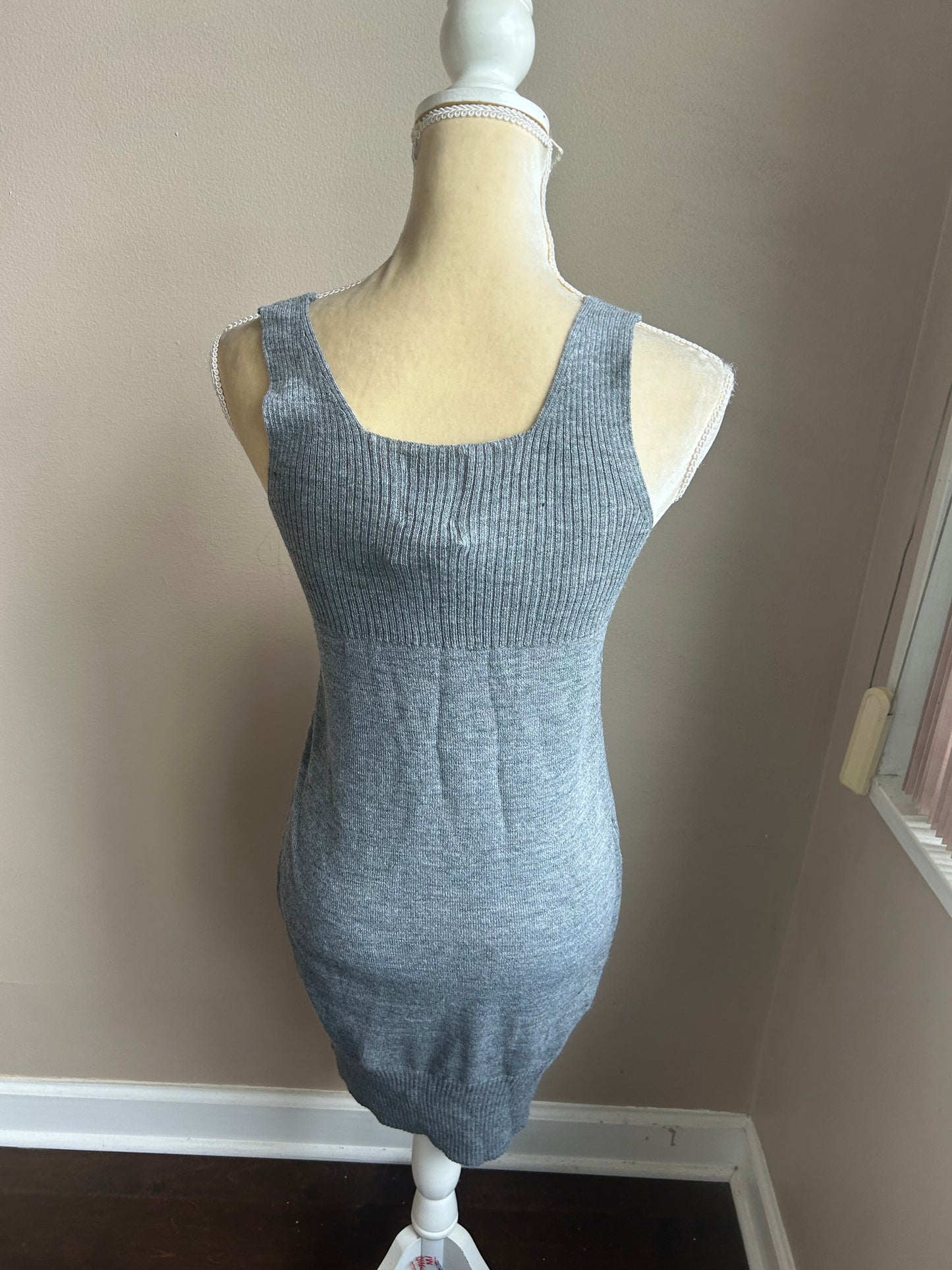 At Last Womens New Sweater Gray Dress Sz M Sleeveless 4125