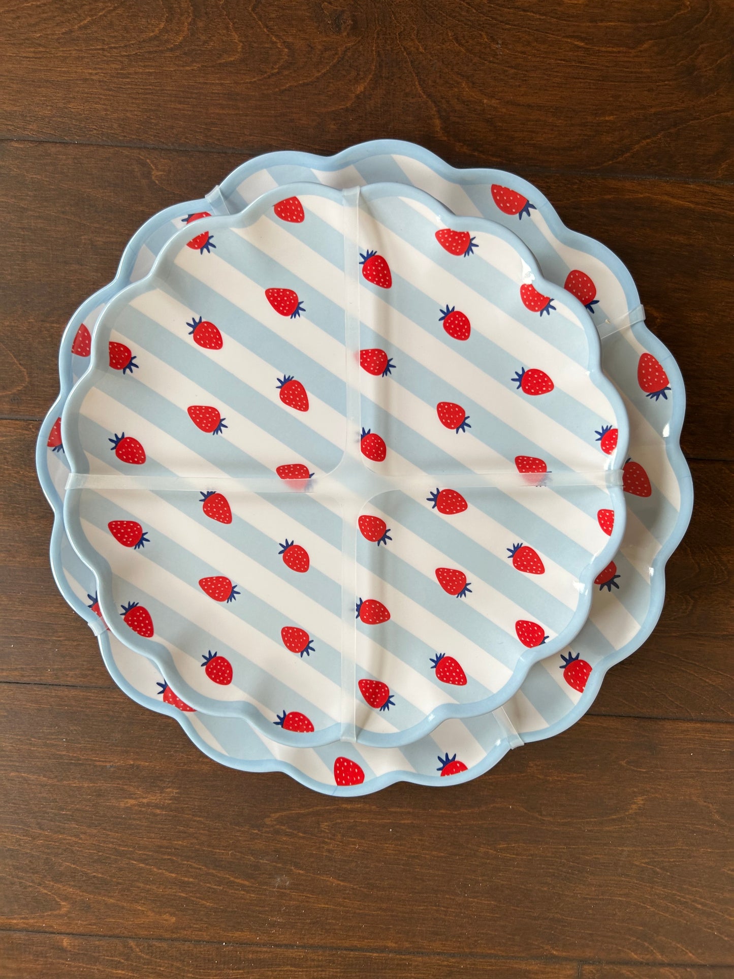 New Americana Dinnerware Set 8 Pc Melamine Strawberry Red White Blue July 4th