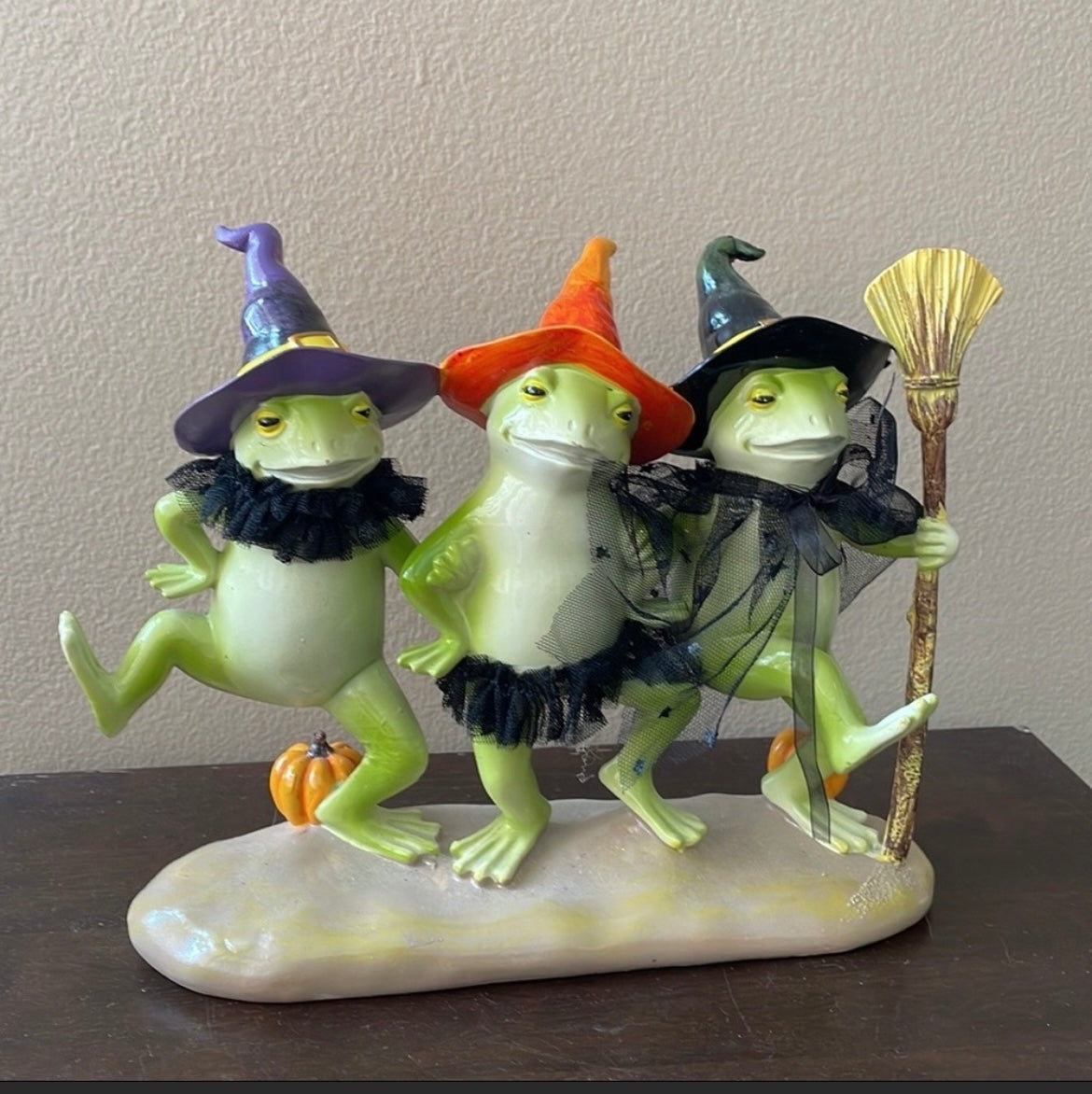 Set of 3 Witch Frogs Toads With Witch Hats Halloween Decor