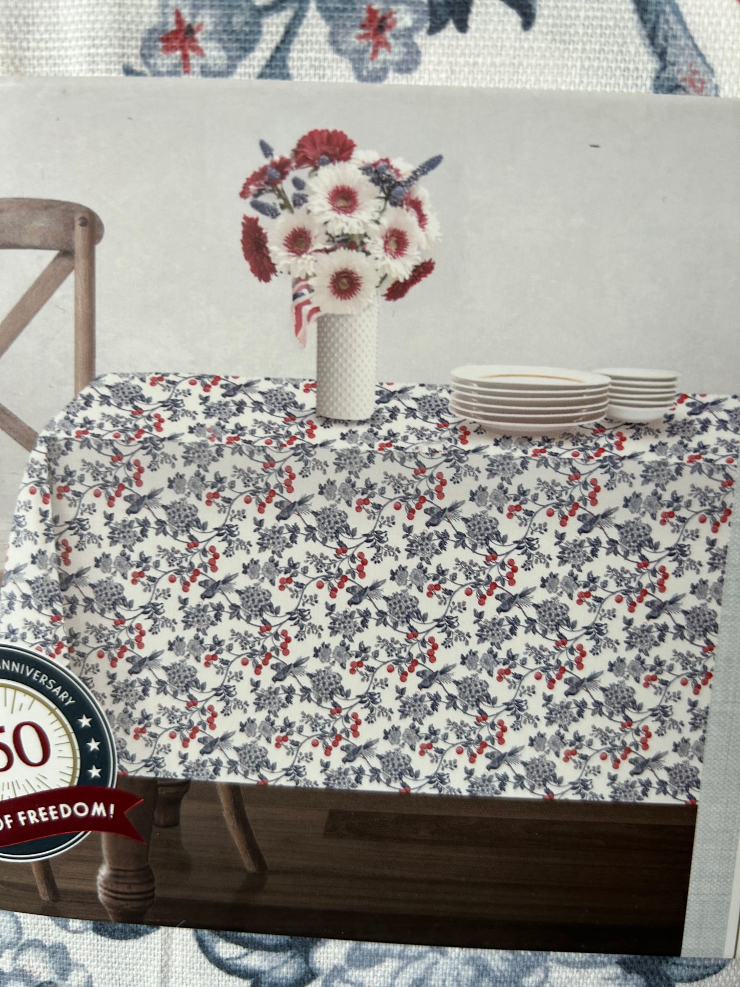 Harper Americana New Tablecloth Oblong Red White Blue July 4th Floral