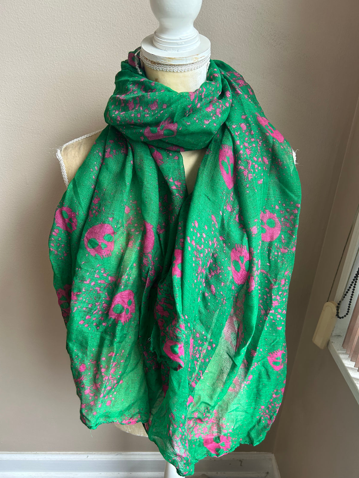 Delia’s New Women’s Scarf Skulls Halloween Green Multicolor 5001