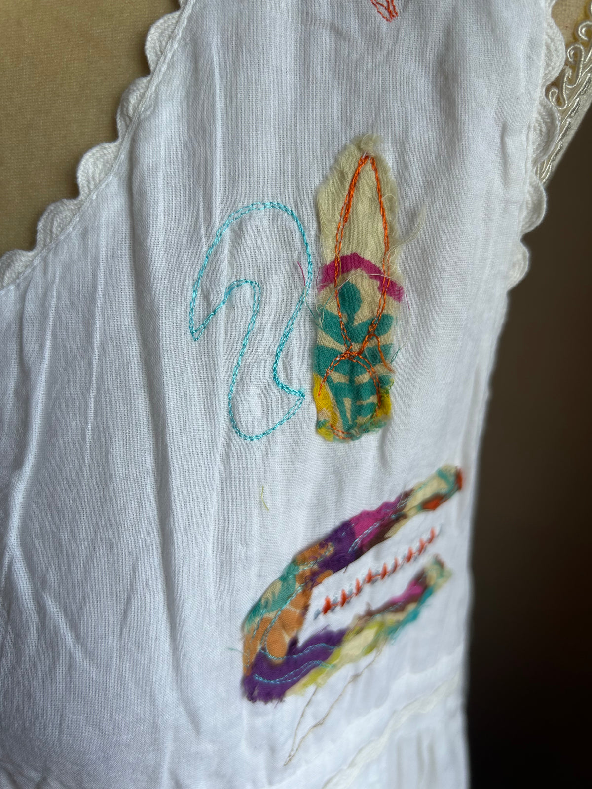 Mystery Women’s White Dress Patch Work Embroidered Sz L Cotton Lined 5003