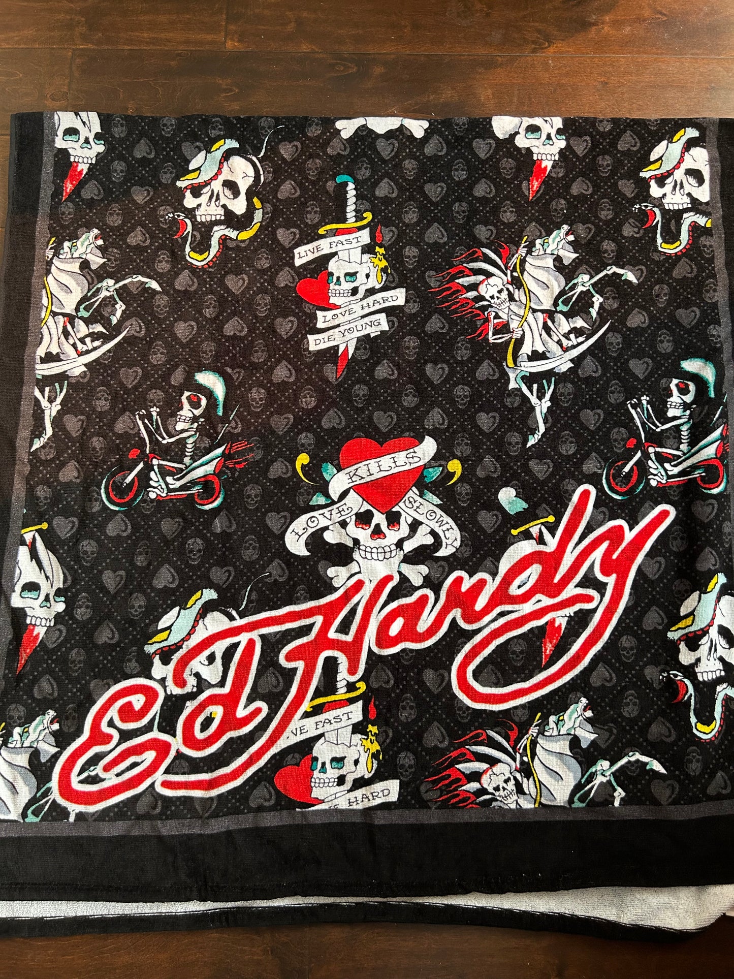 Ed Hardy Beach Towel Brand New 36”x72” Skulls Hearts