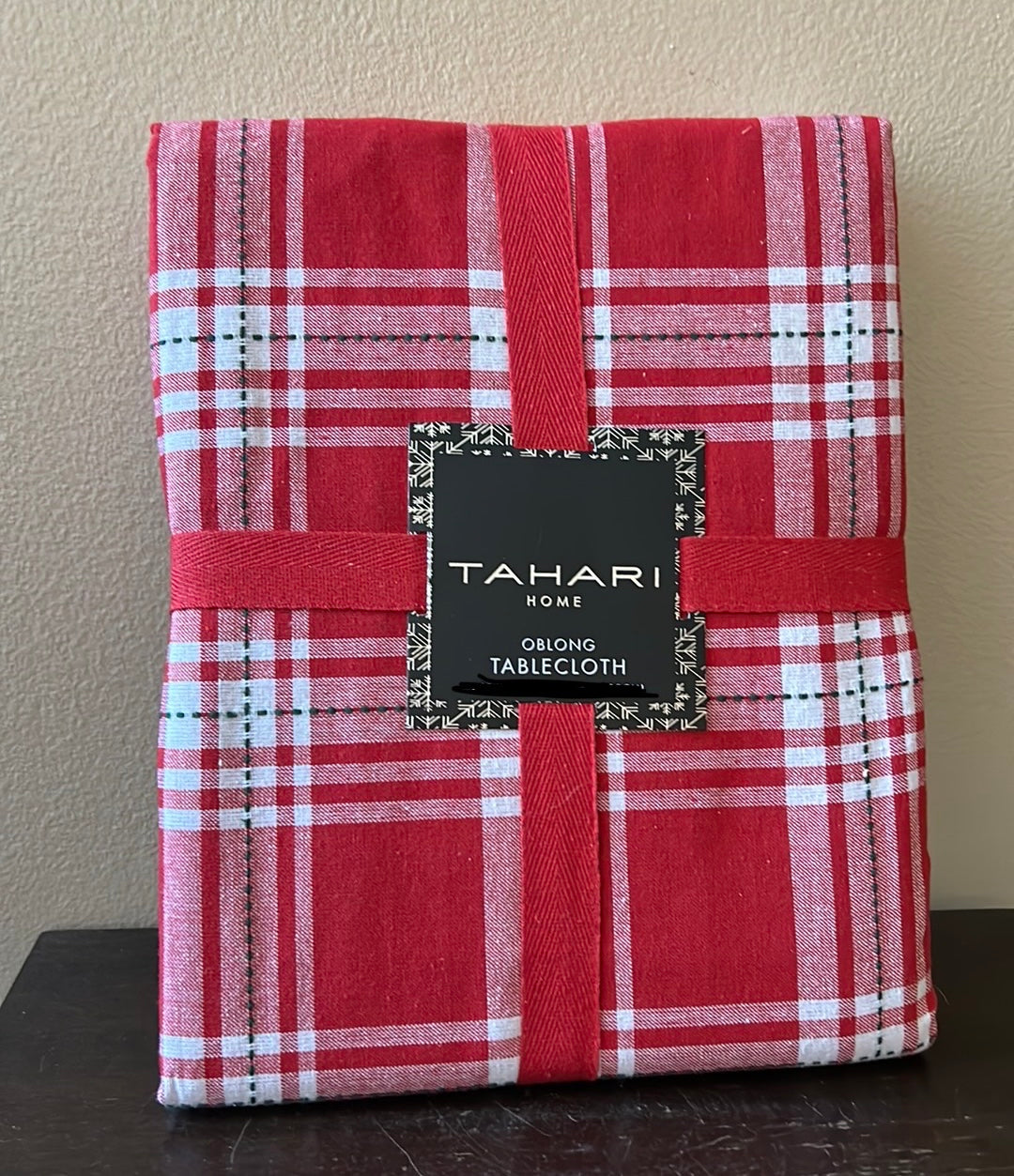 Tahari  Plaid Print Tablecloth Holiday Christmas Cotton Red White